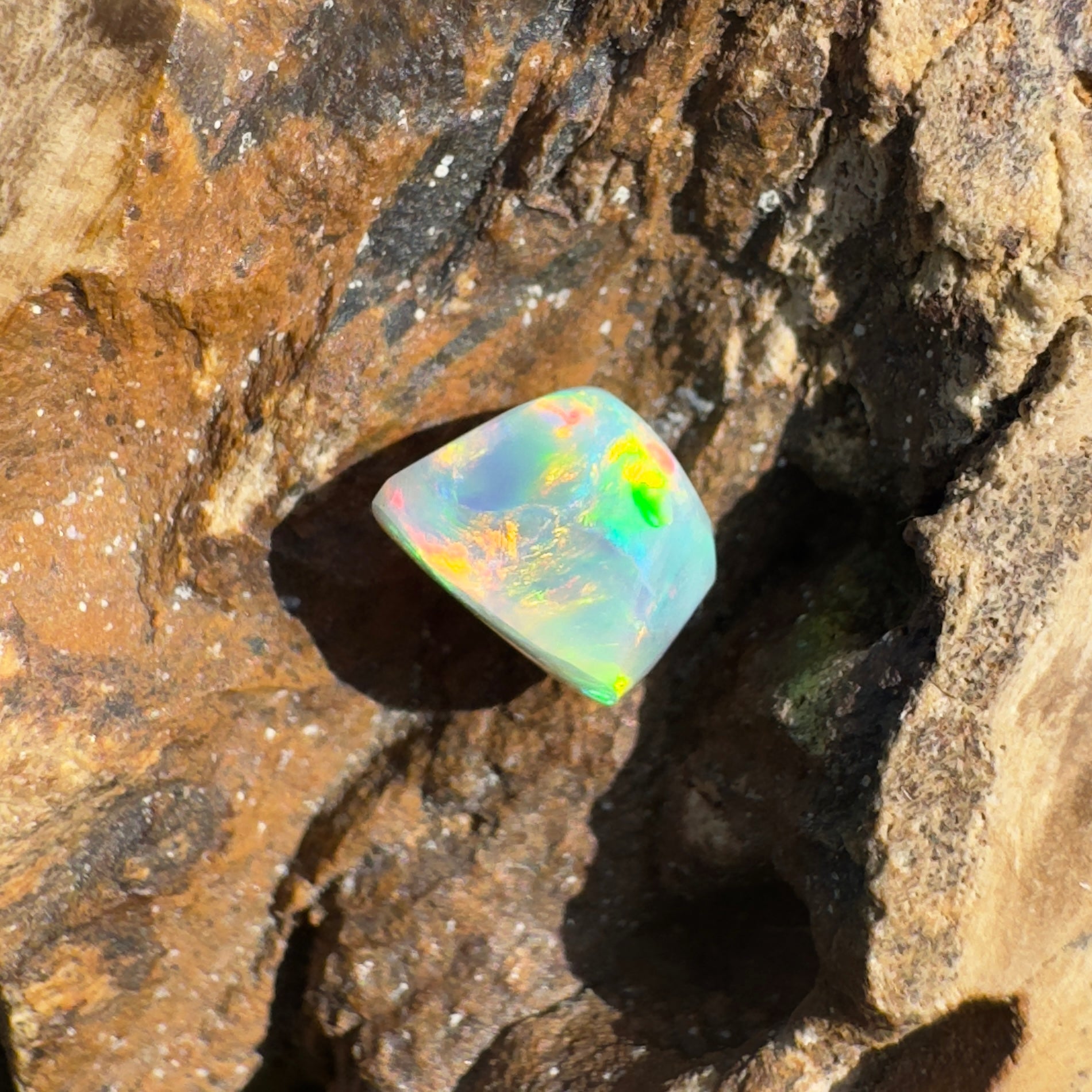 1.7ct Hand - cut Solid Lightning Ridge Opal