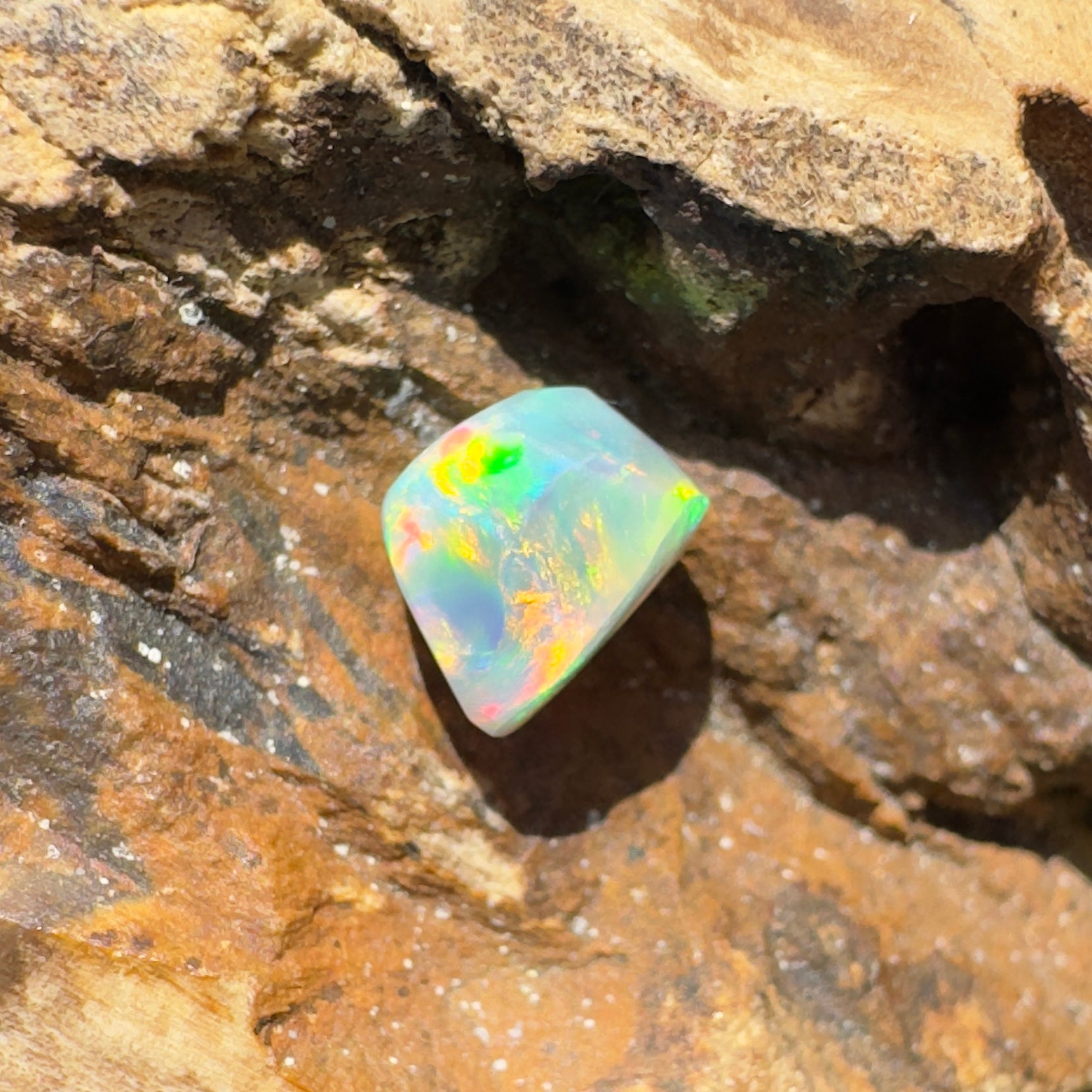 1.7ct Hand - cut Solid Lightning Ridge Opal