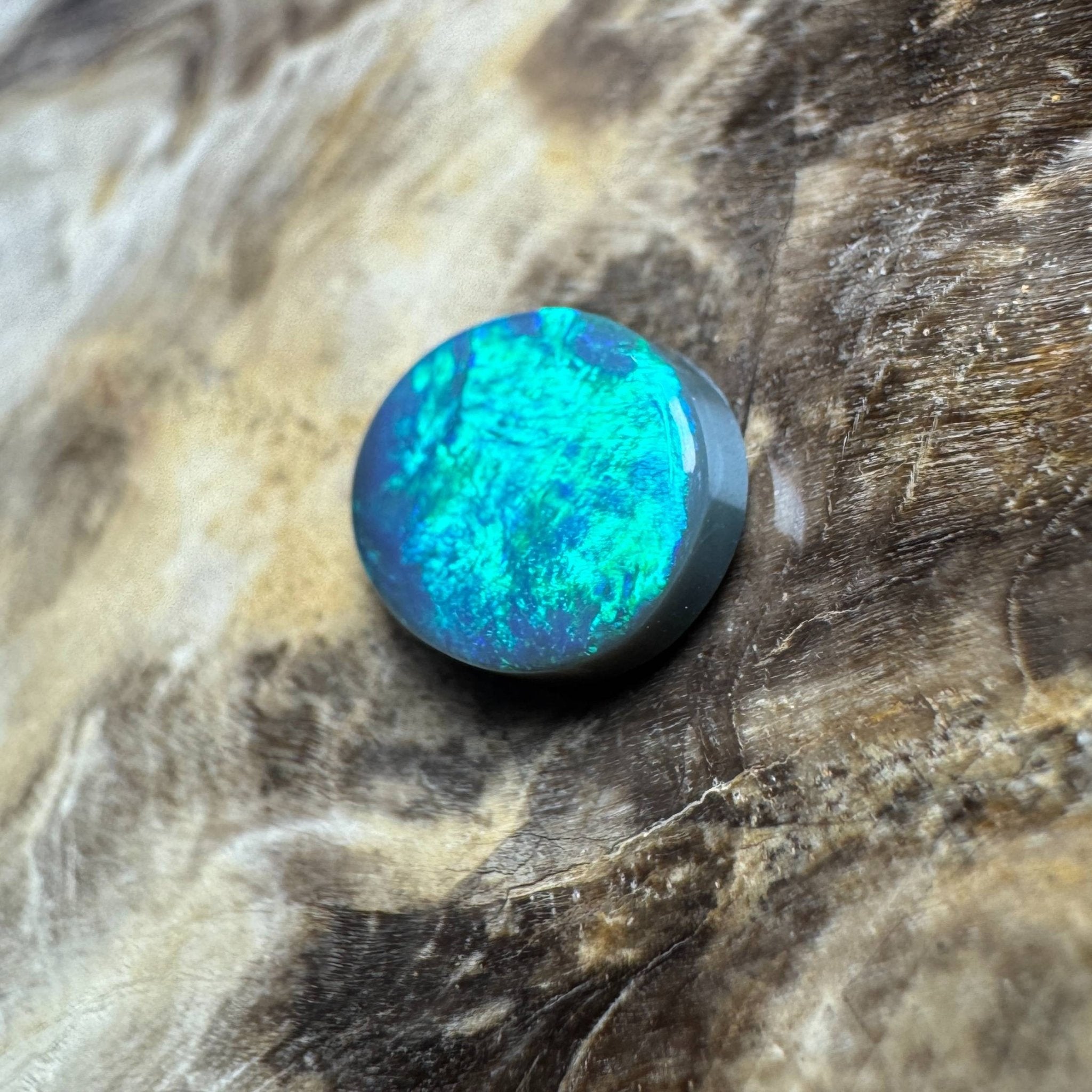 1.7ct Hand - cut Solid Lightning Ridge Semi Black Opal