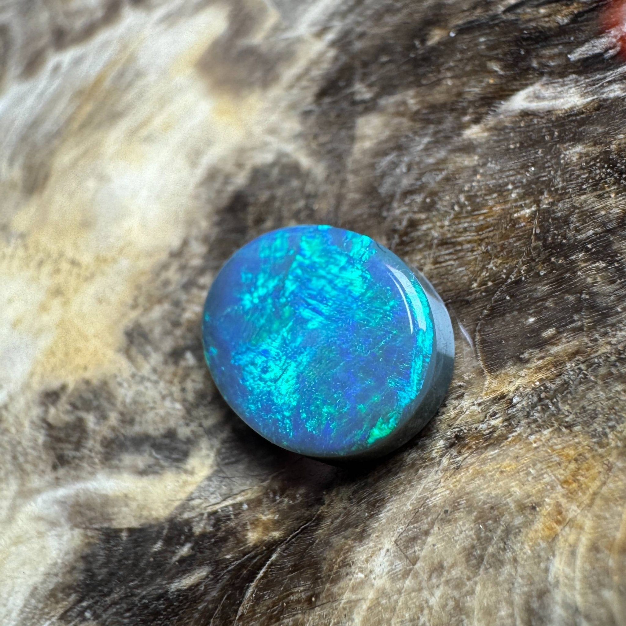 1.7ct Hand - cut Solid Lightning Ridge Semi Black Opal