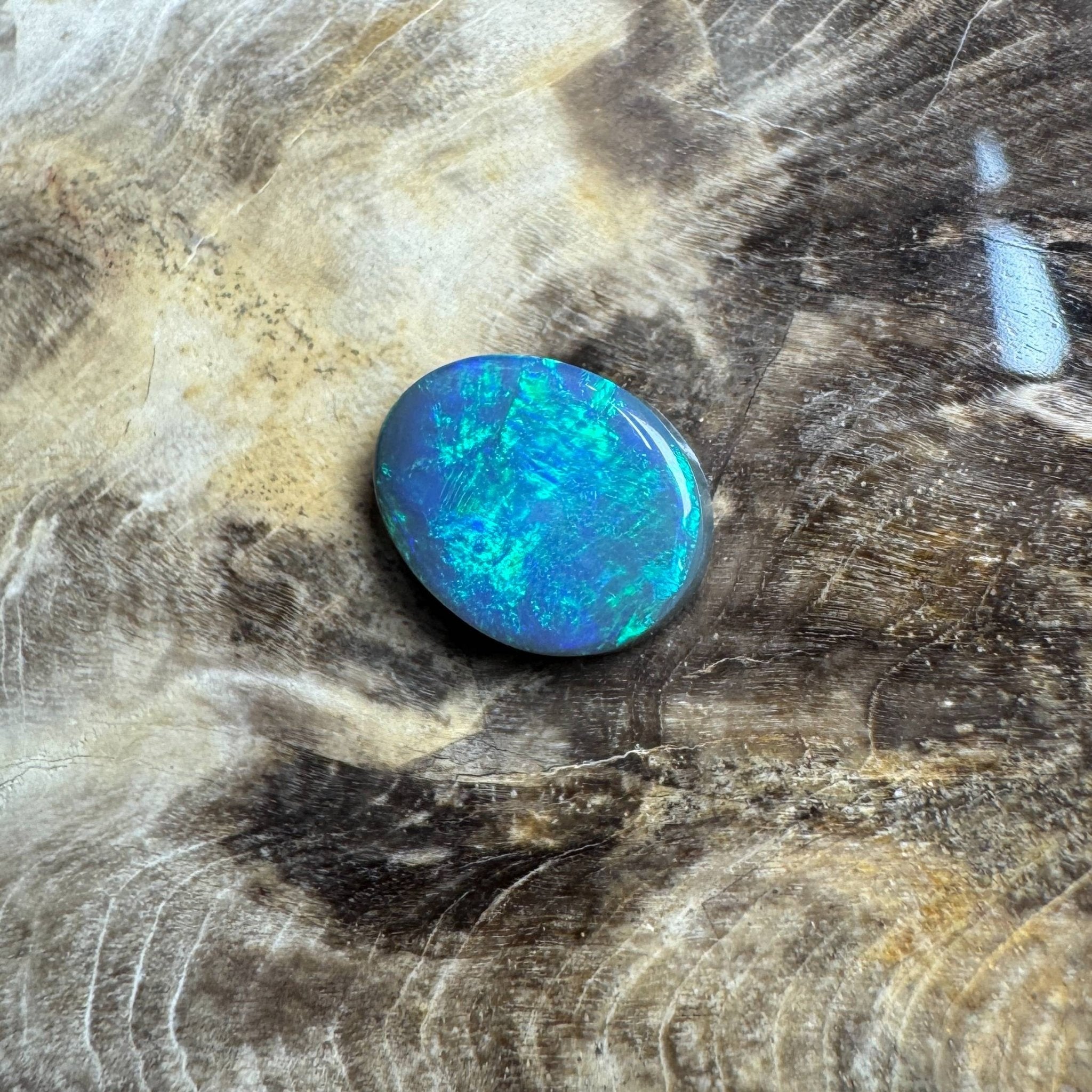 1.7ct Hand - cut Solid Lightning Ridge Semi Black Opal