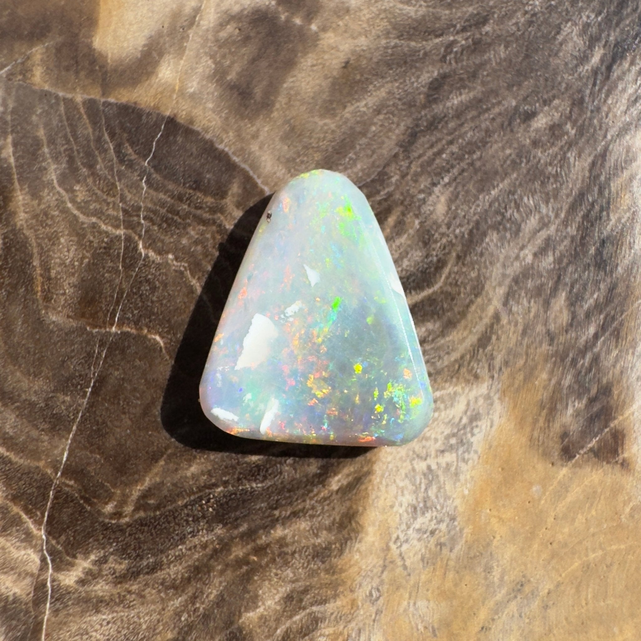 1.8ct Hand - cut Solid Lightning Ridge Opal