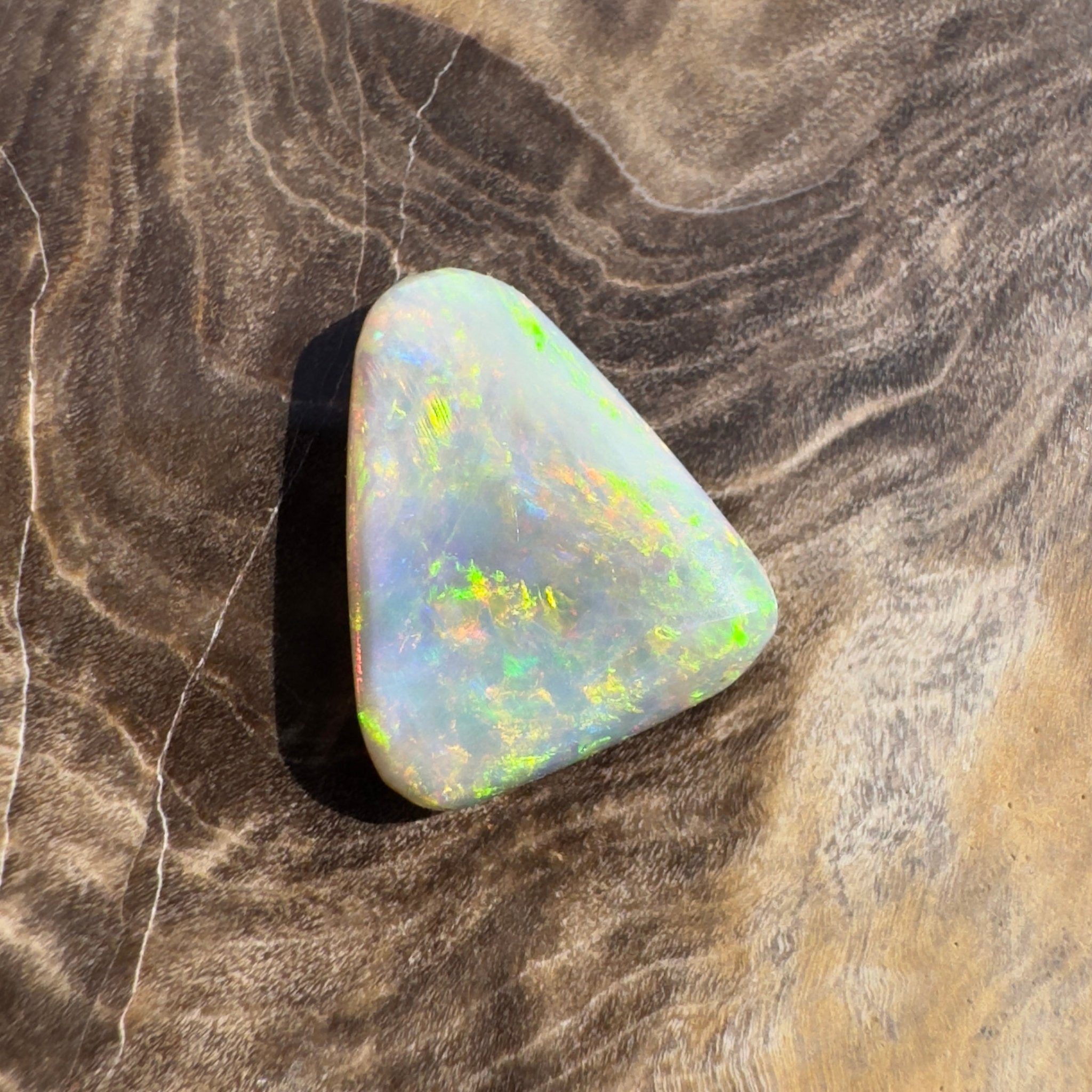 1.8ct Hand - cut Solid Lightning Ridge Opal