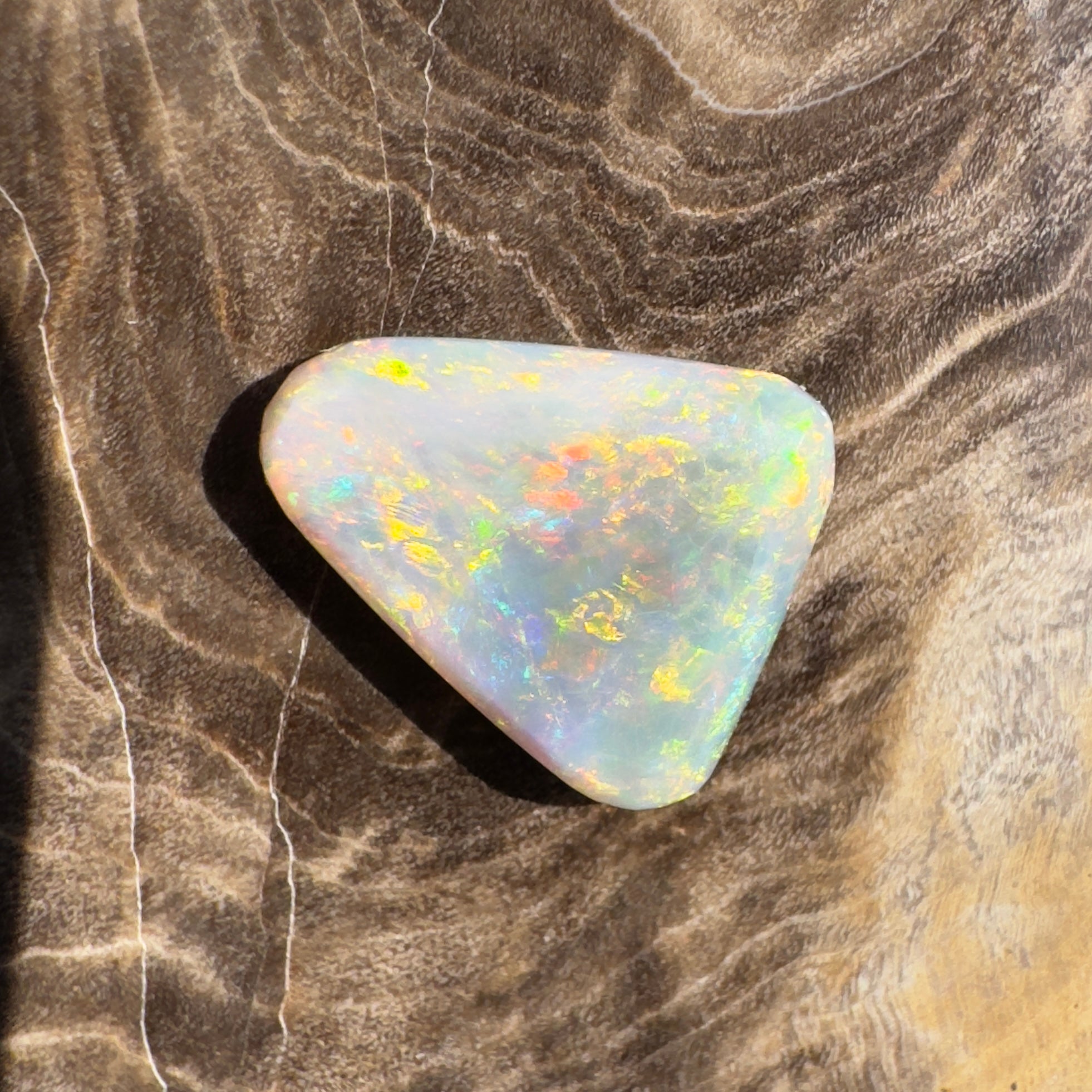 1.8ct Hand - cut Solid Lightning Ridge Opal