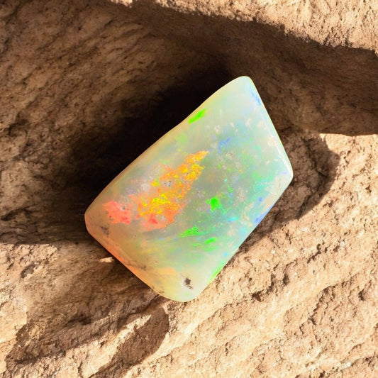1.8ct Hand - Cut Solid Lightning Ridge Opal