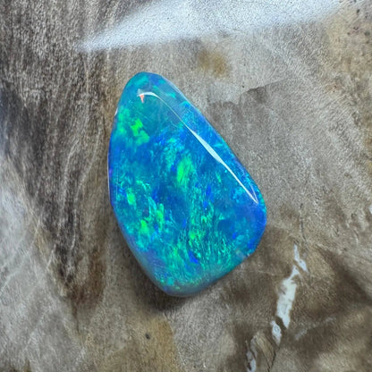 1.8ct Hand - Cut Solid Lightning Ridge Semi Black Opal