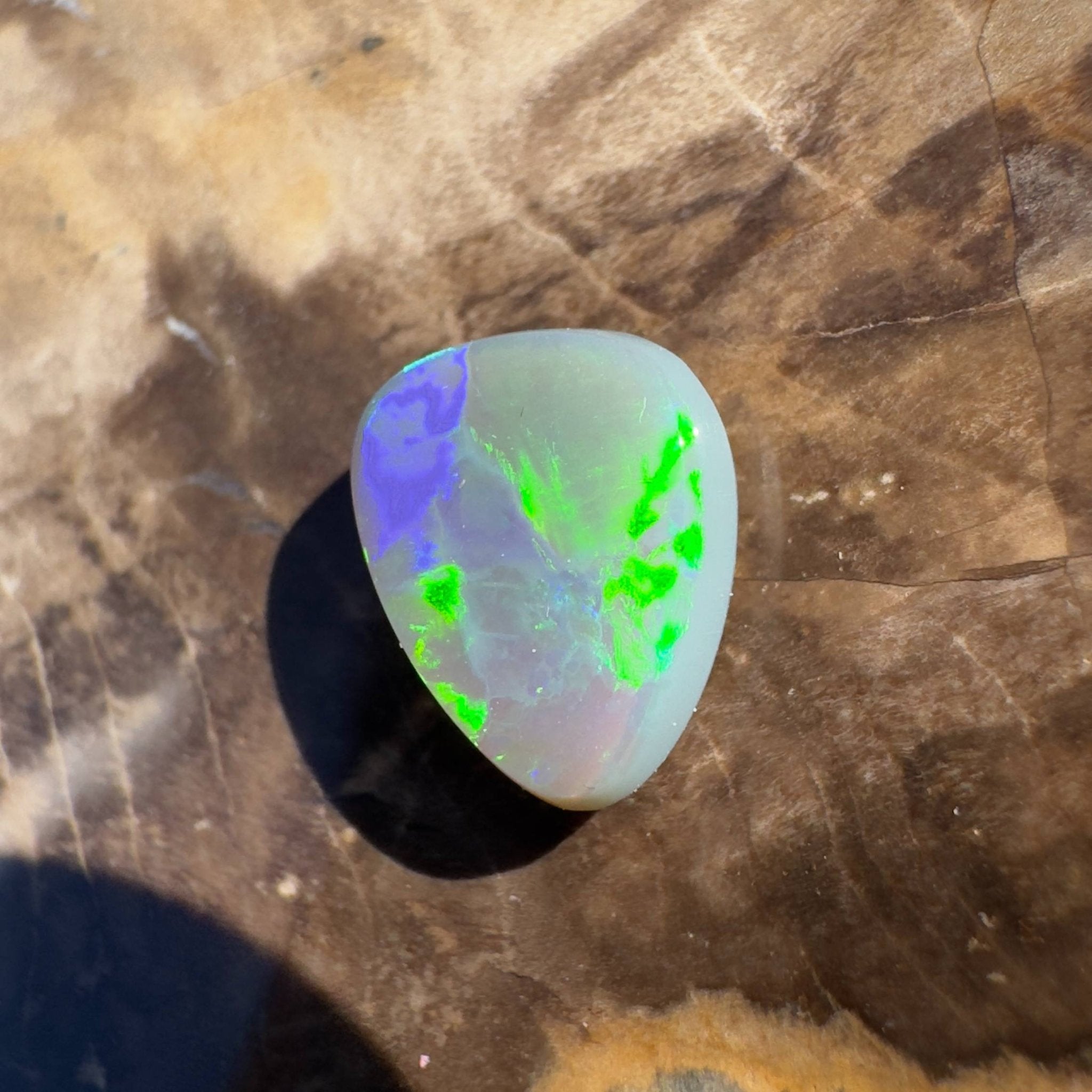 1.8ct Hand - cut Solid Lightning Ridge Semi Black Opal