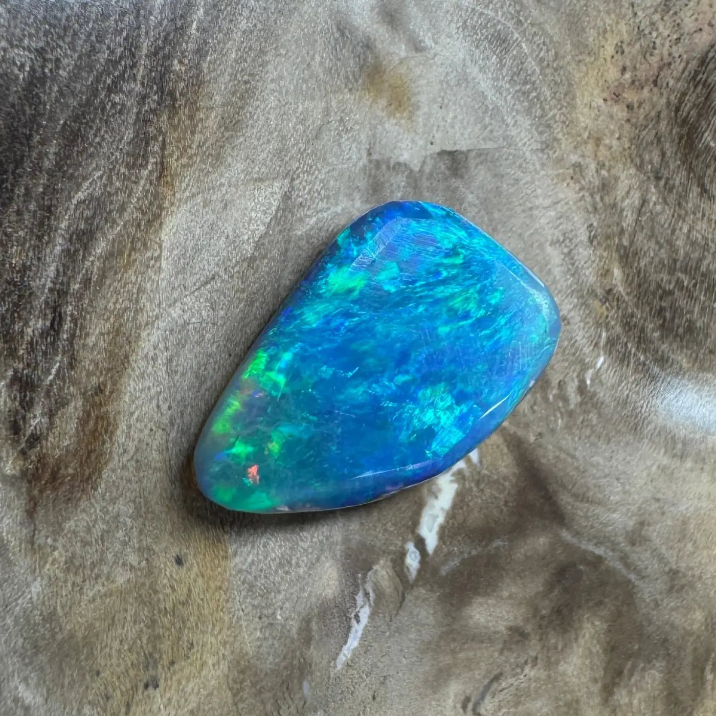 1.8ct Hand - Cut Solid Lightning Ridge Semi Black Opal