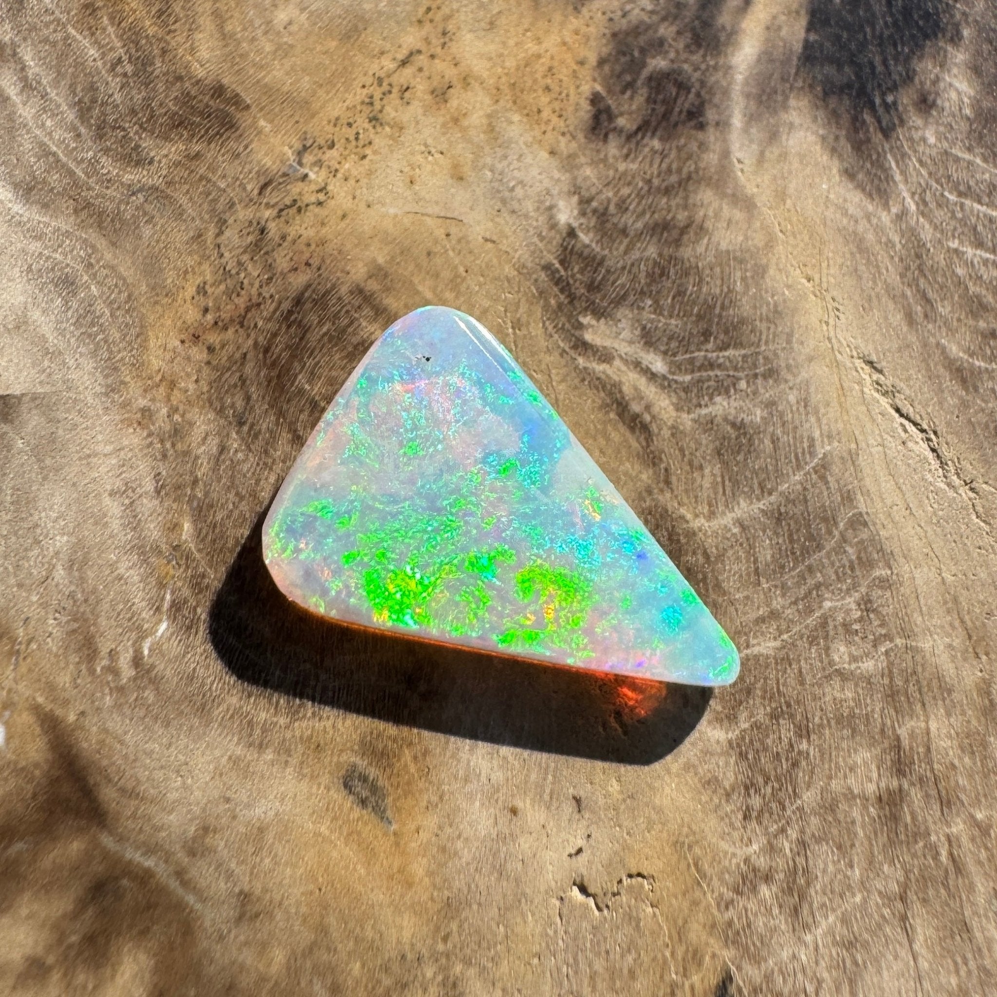 1.9ct Hand - cut Solid Coober Pedy Crystal Opal