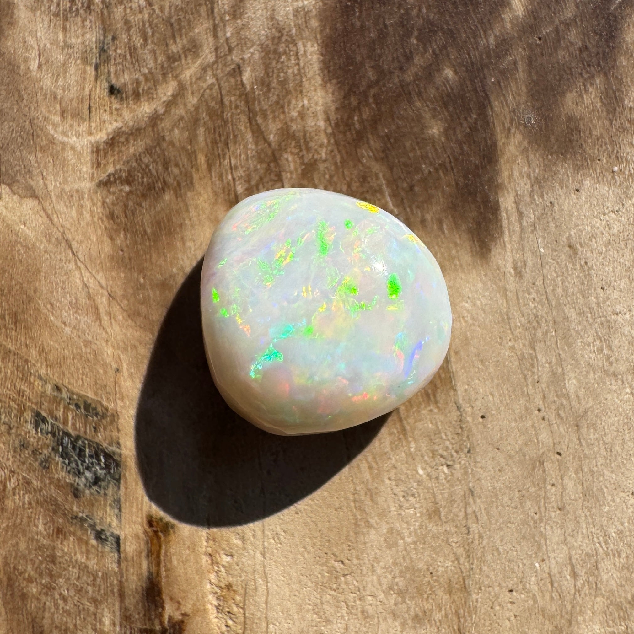 1.9ct Hand - cut Solid Lightning Ridge Opal