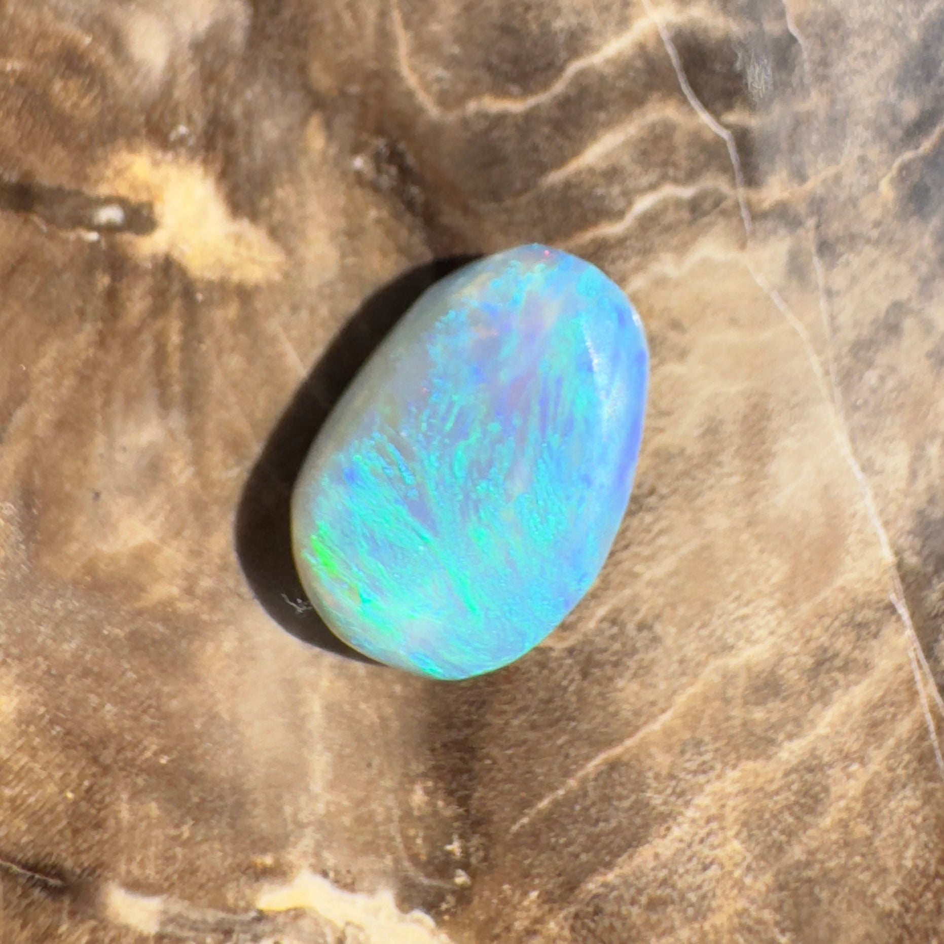 1.9ct Hand - cut Solid Lightning Ridge Opal