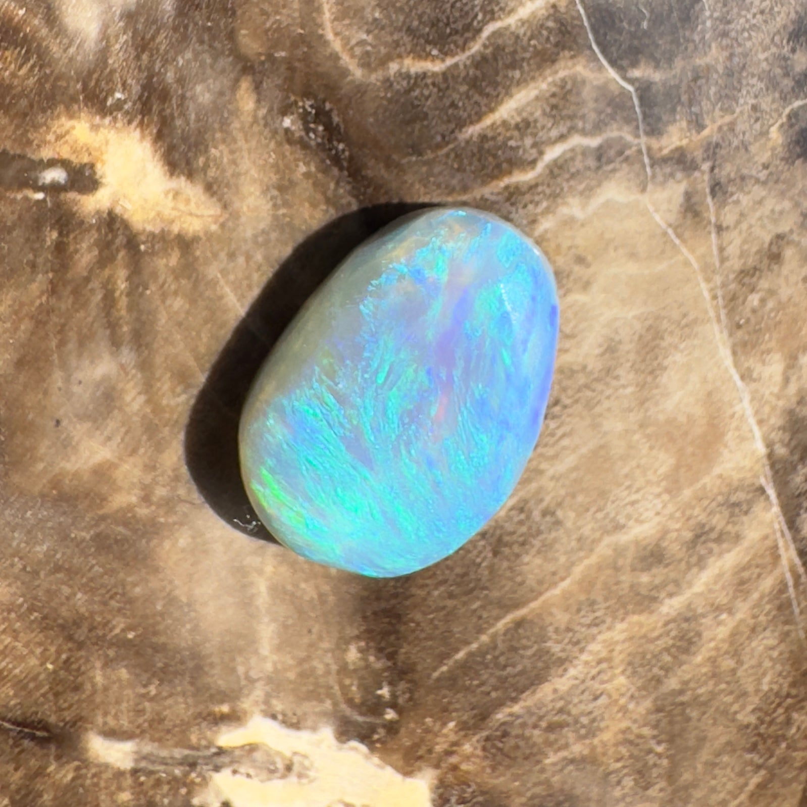 1.9ct Hand - cut Solid Lightning Ridge Opal