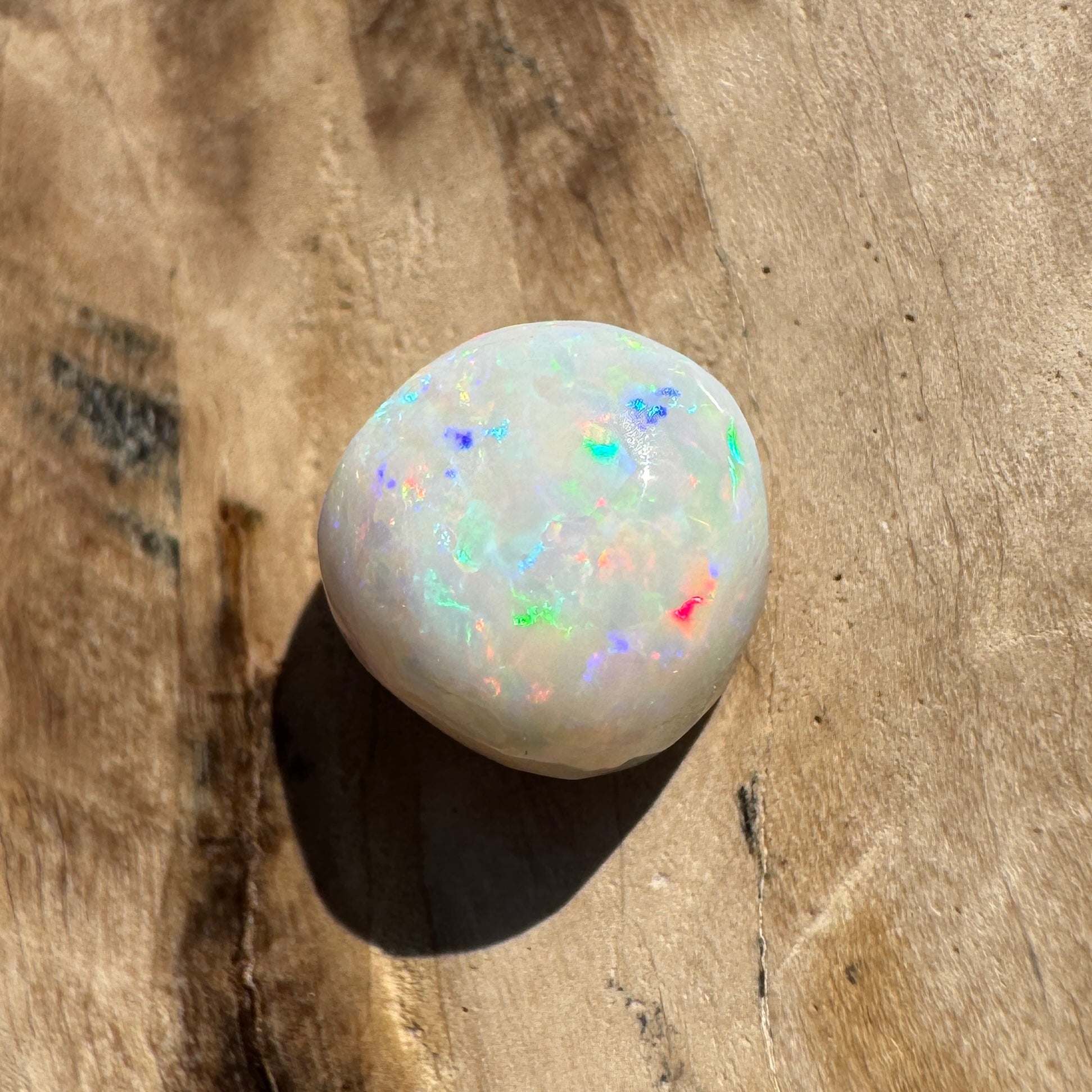 1.9ct Hand - cut Solid Lightning Ridge Opal