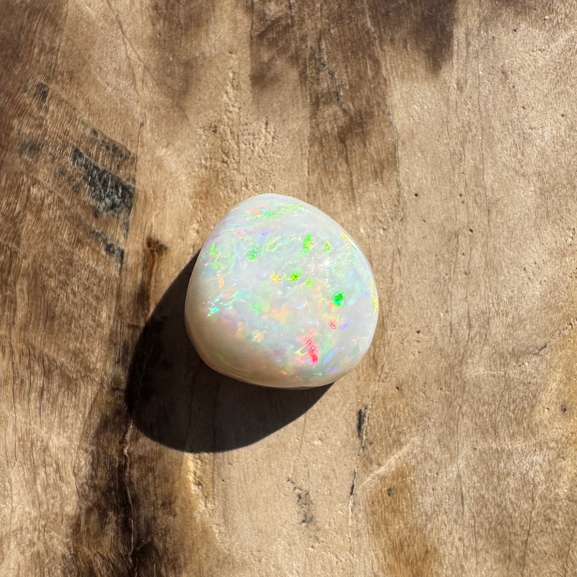 1.9ct Hand - cut Solid Lightning Ridge Opal