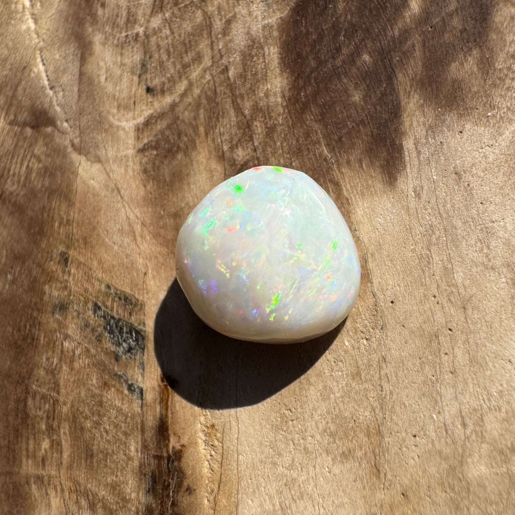 1.9ct Hand - cut Solid Lightning Ridge Opal