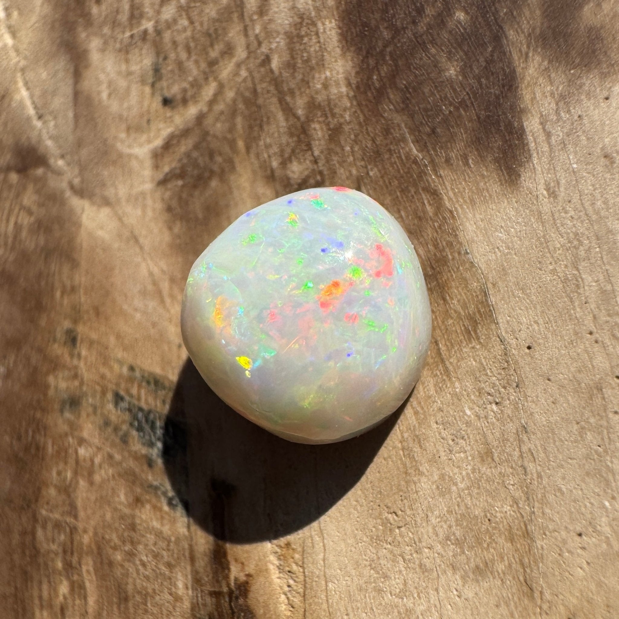 1.9ct Hand - cut Solid Lightning Ridge Opal