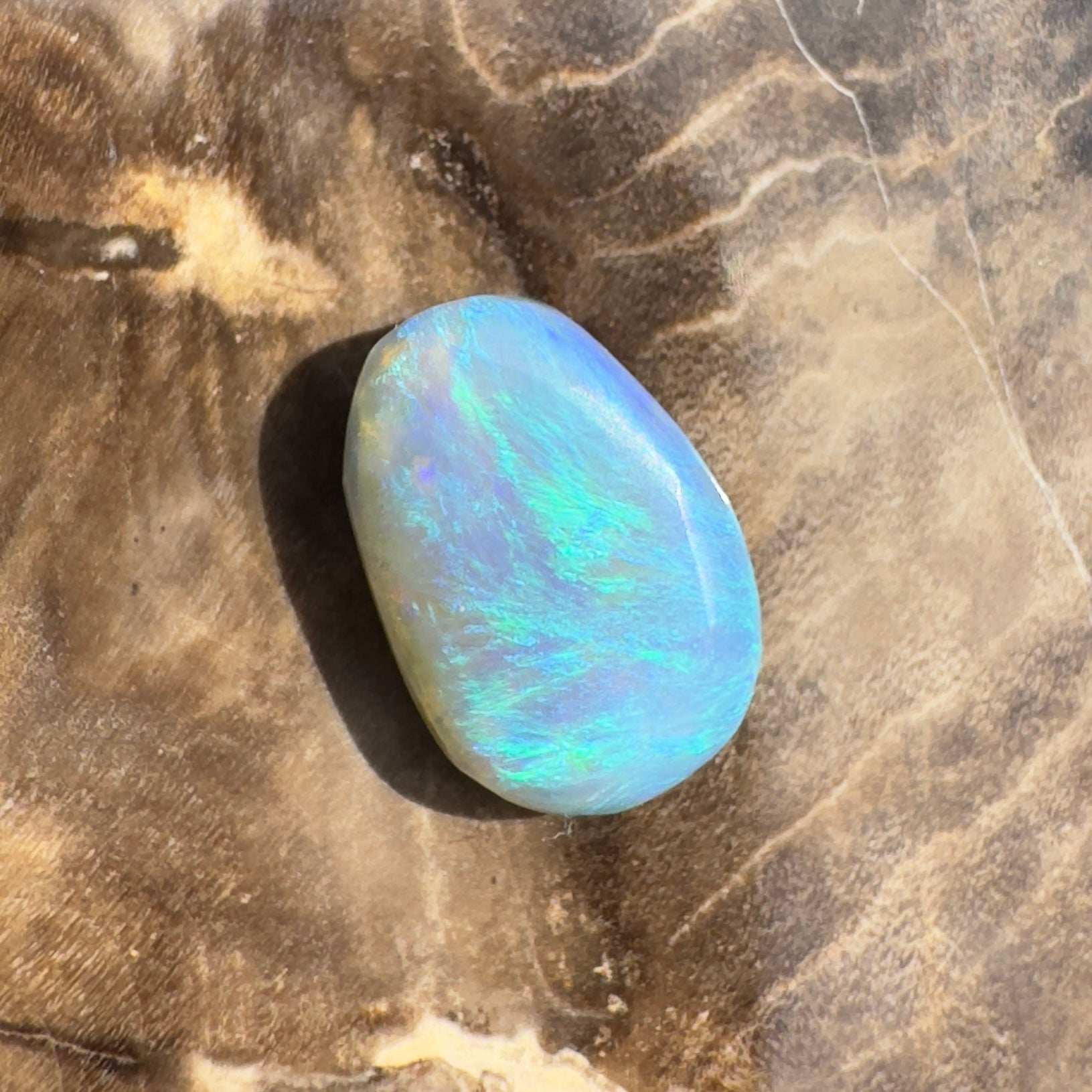 1.9ct Hand - cut Solid Lightning Ridge Opal