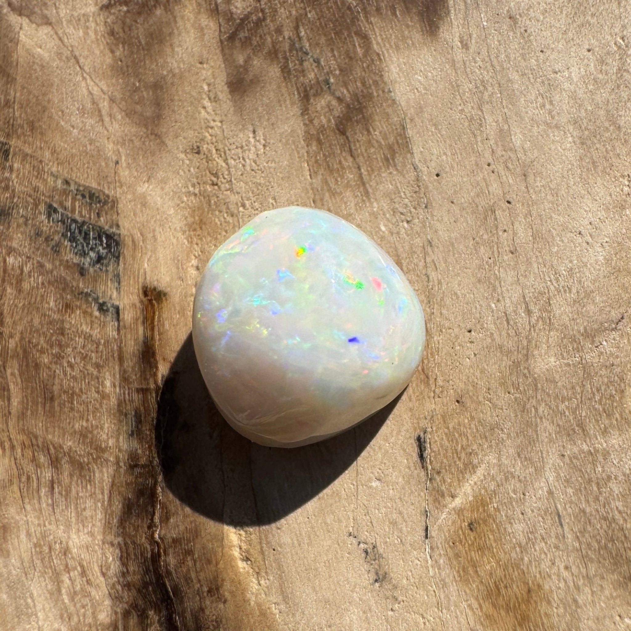 1.9ct Hand - cut Solid Lightning Ridge Opal
