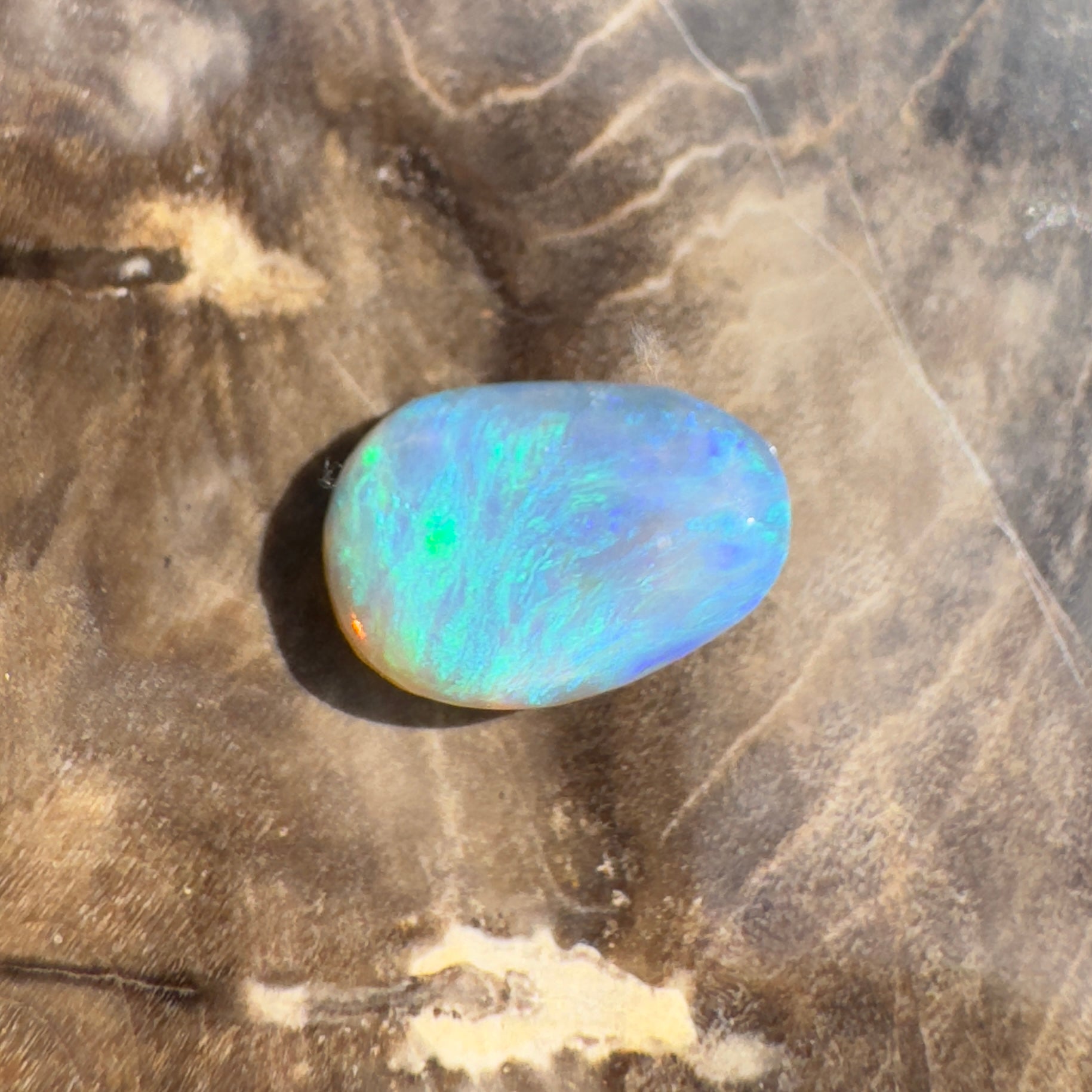 1.9ct Hand - cut Solid Lightning Ridge Opal