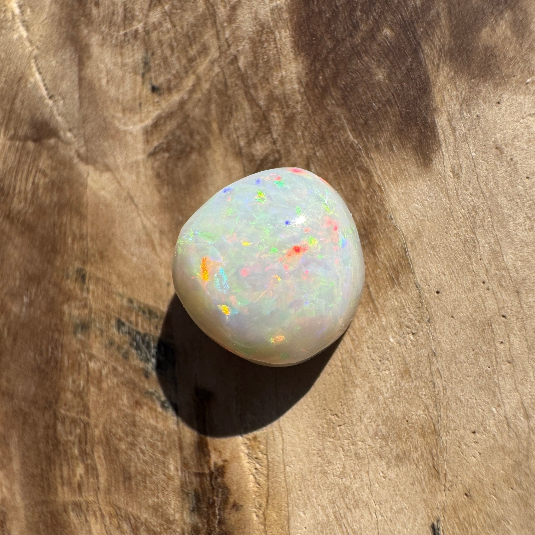 1.9ct Hand - cut Solid Lightning Ridge Opal