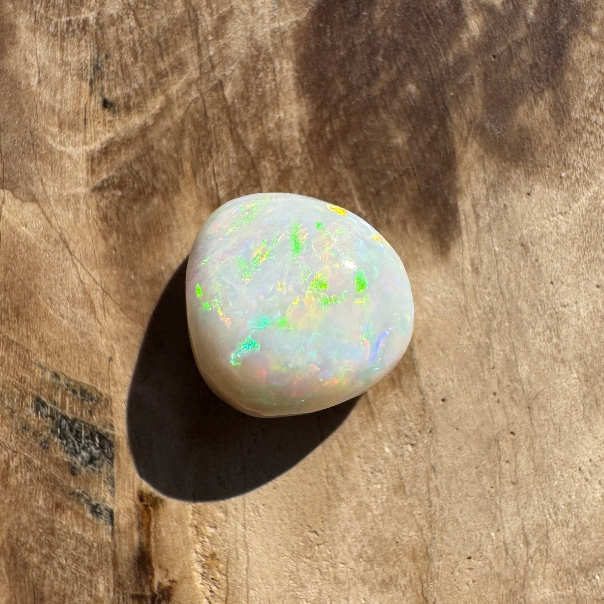 1.9ct Hand - cut Solid Lightning Ridge Opal