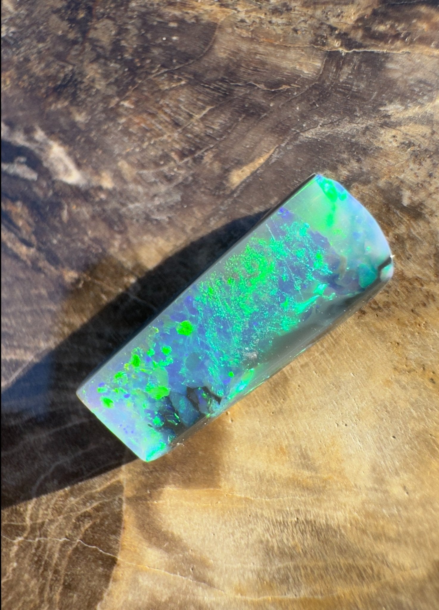 1.9ct Hand - cut Solid Lightning Ridge Semi Black Opal
