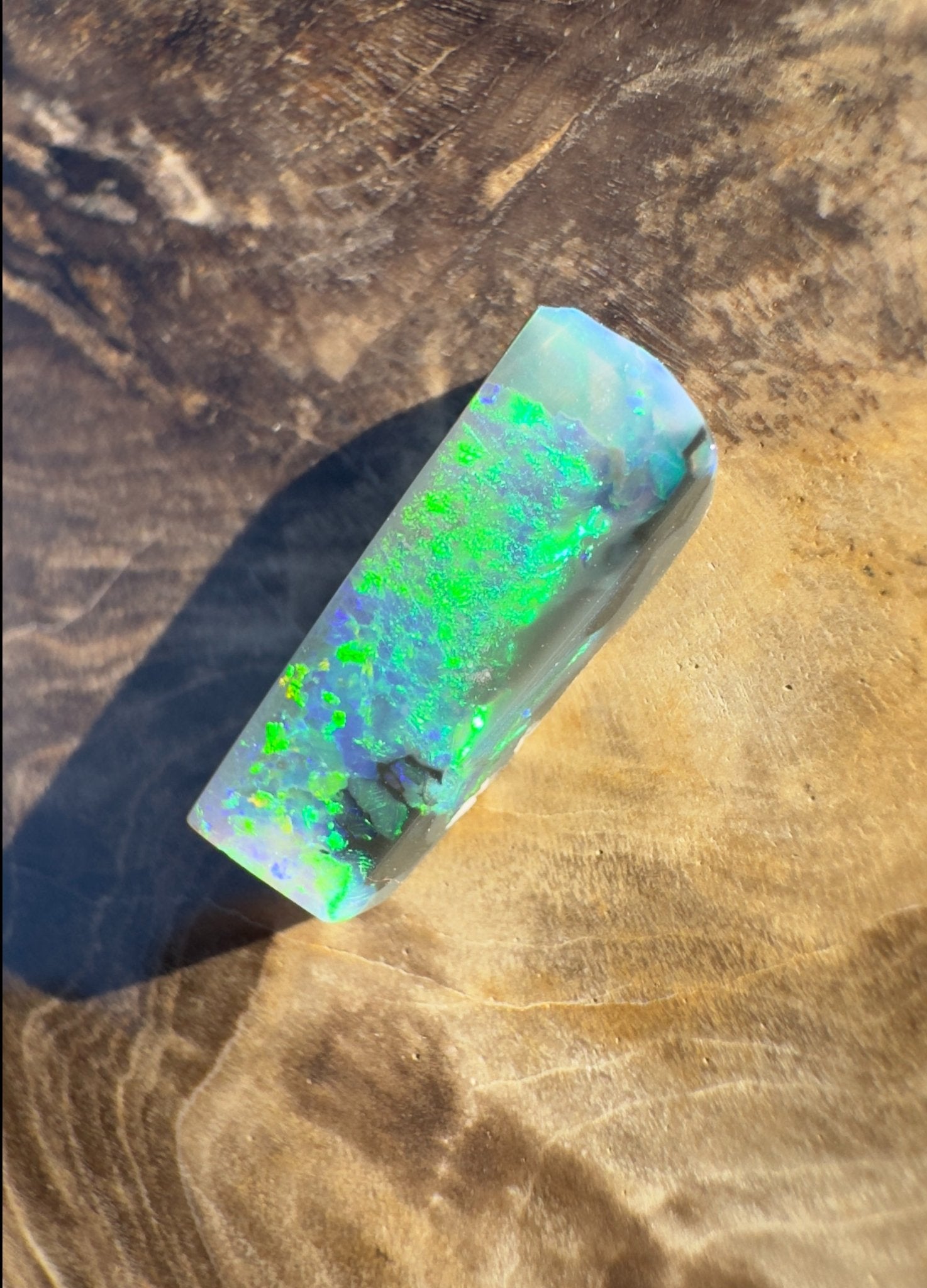1.9ct Hand - cut Solid Lightning Ridge Semi Black Opal