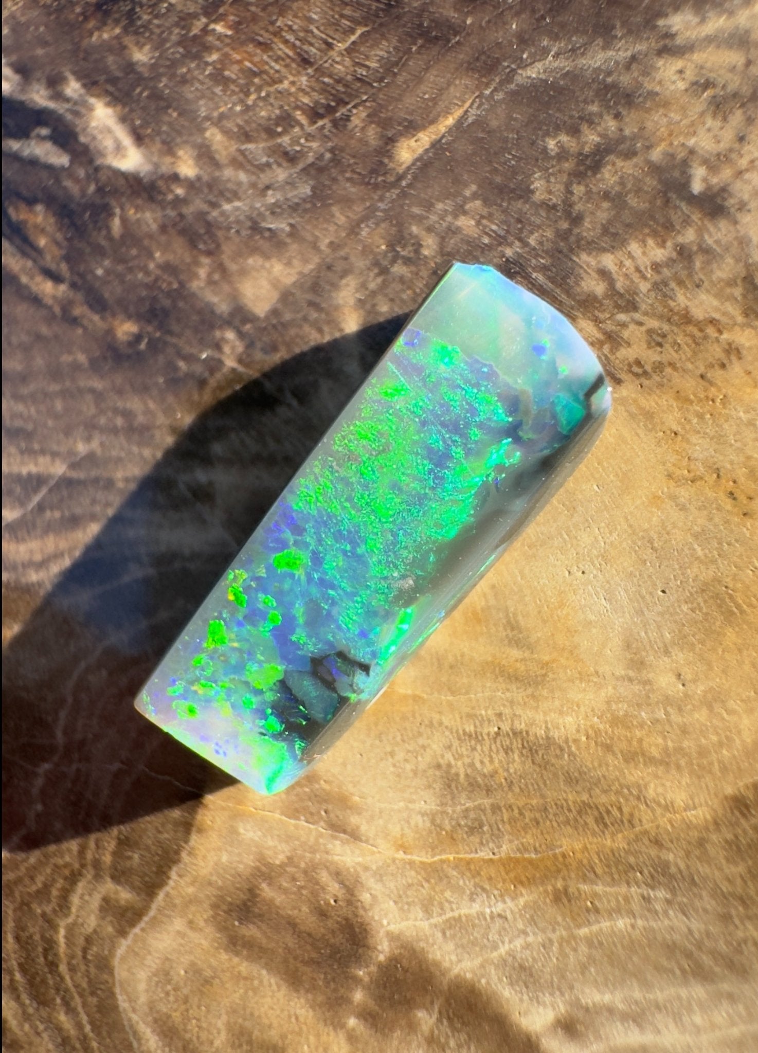 1.9ct Hand - cut Solid Lightning Ridge Semi Black Opal