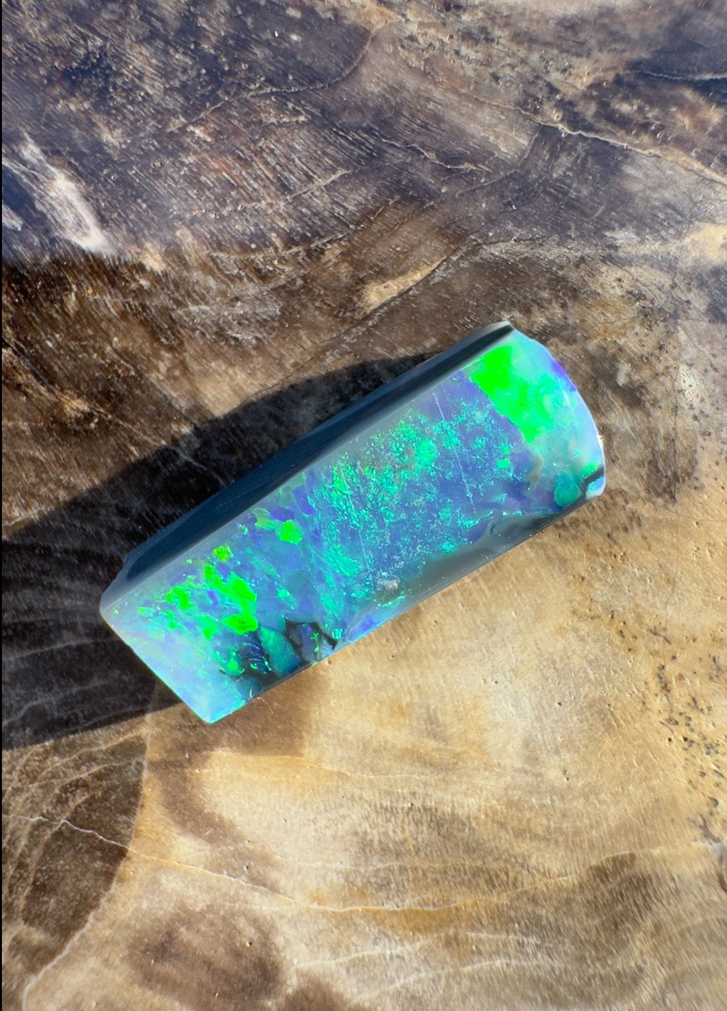 1.9ct Hand - cut Solid Lightning Ridge Semi Black Opal