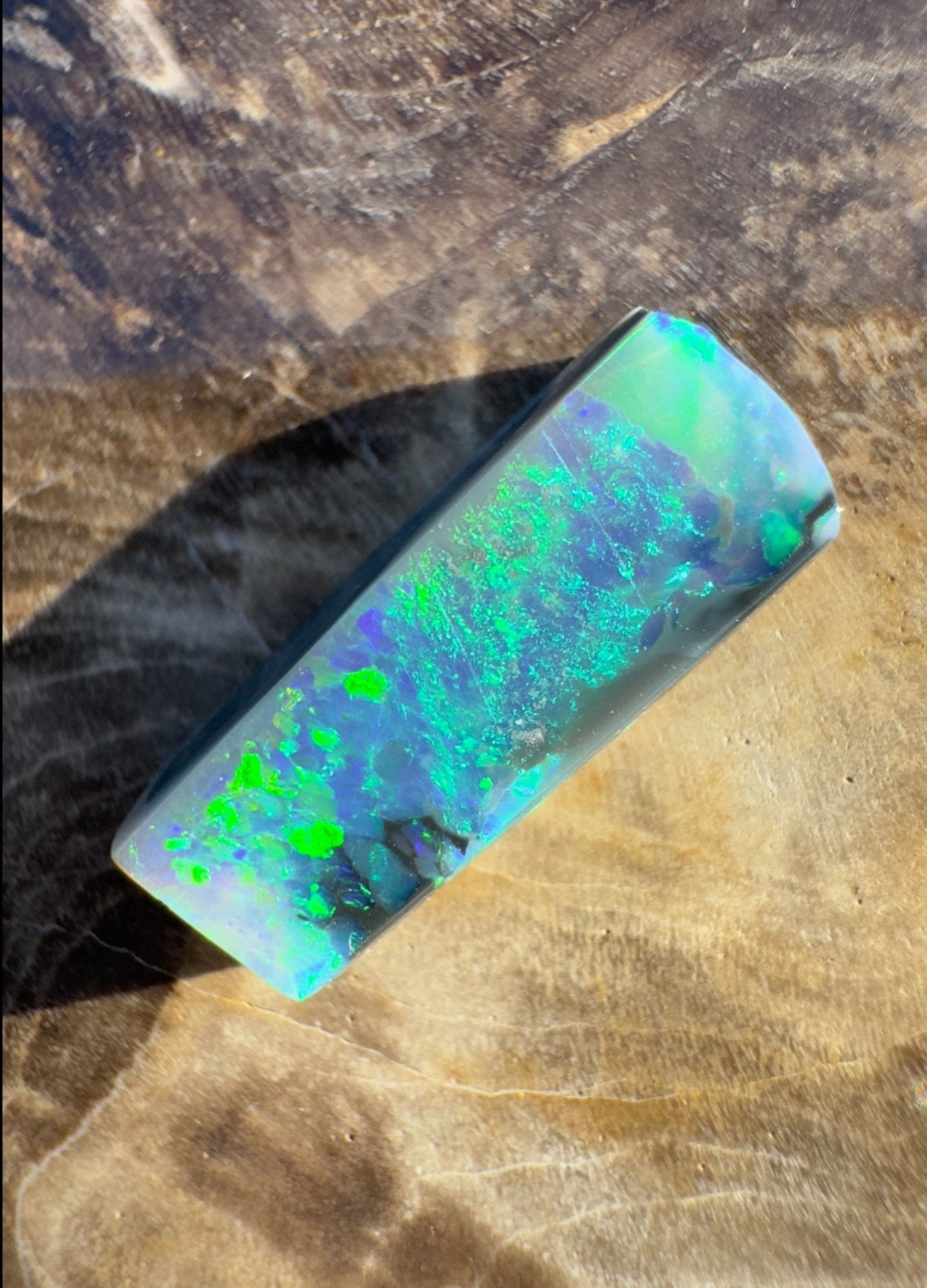 1.9ct Hand - cut Solid Lightning Ridge Semi Black Opal