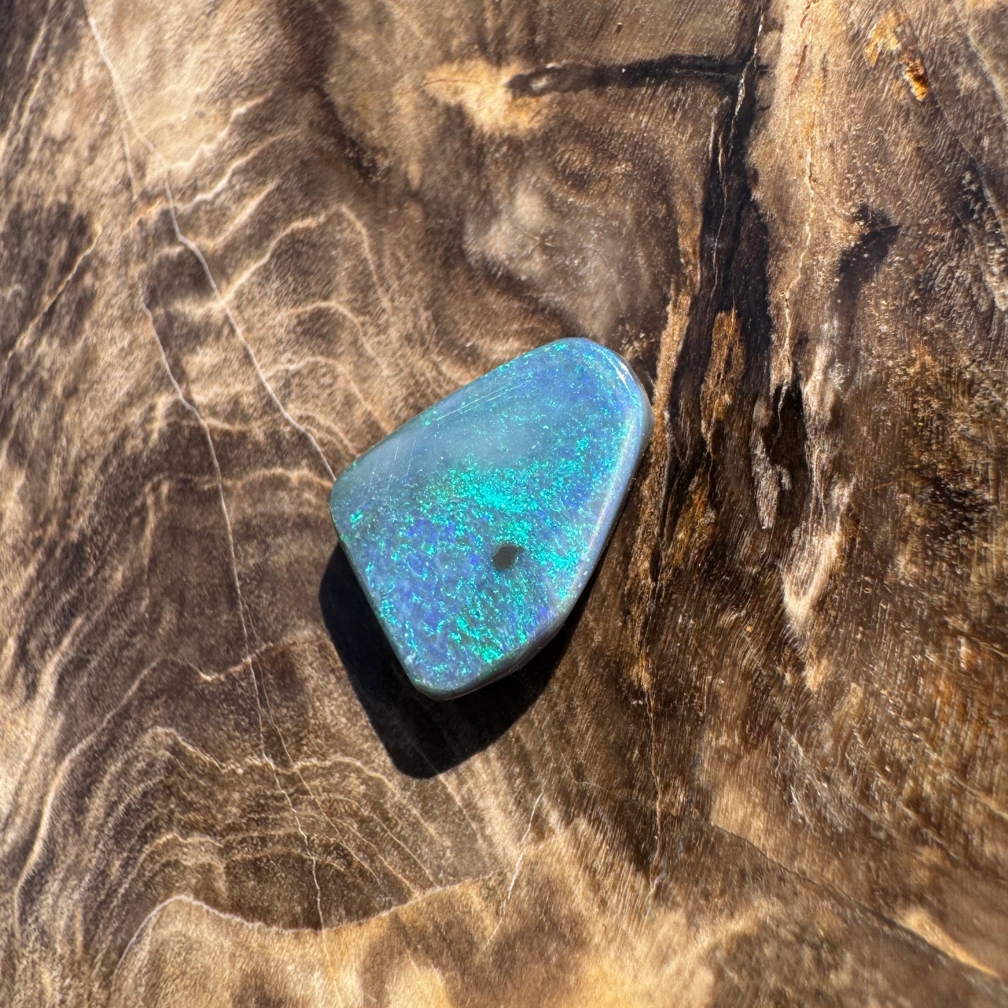 1.9ct Hand - cut Solid Lightning Ridge Semi Black Opal
