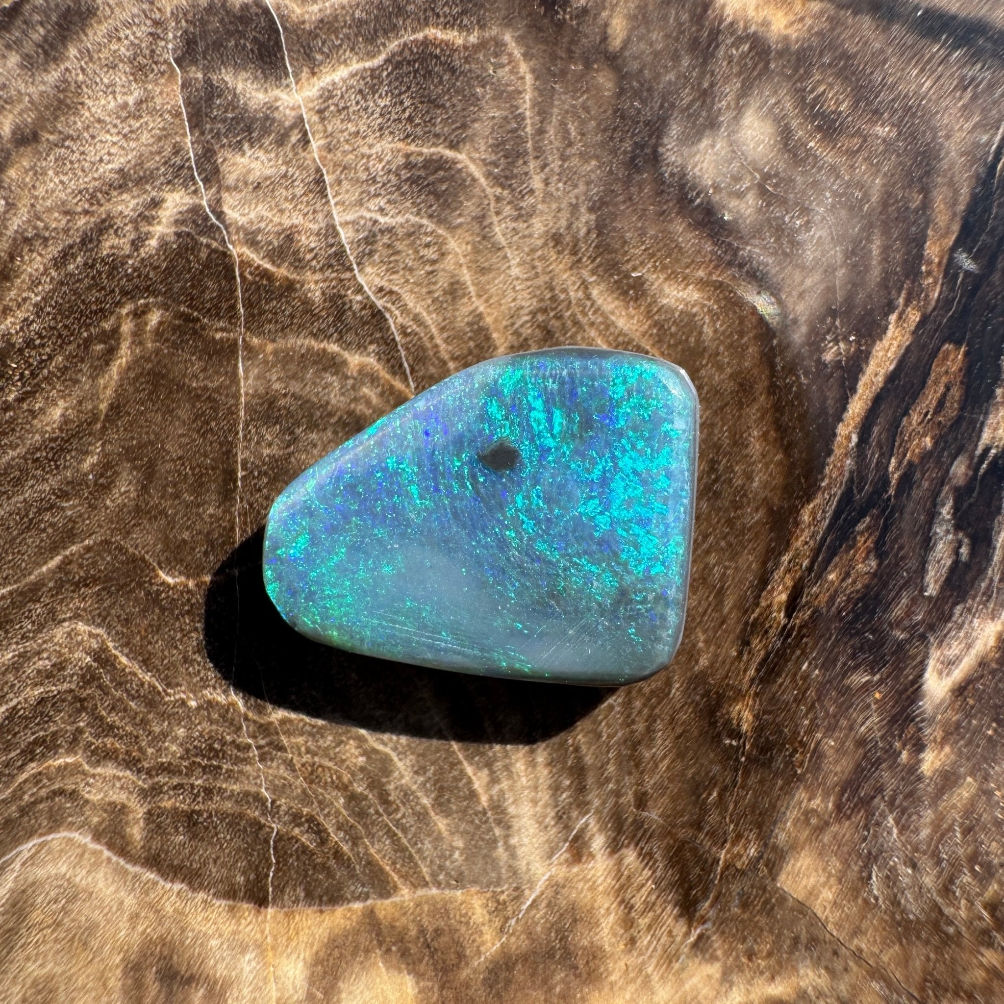 1.9ct Hand - cut Solid Lightning Ridge Semi Black Opal