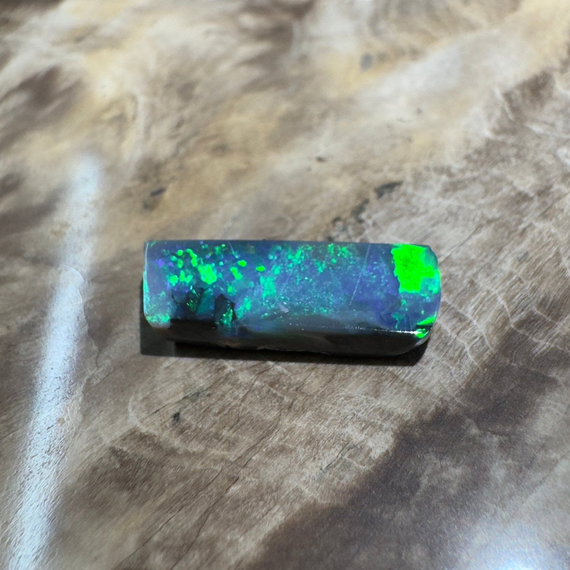 1.9ct Hand - cut Solid Lightning Ridge Semi Black Opal
