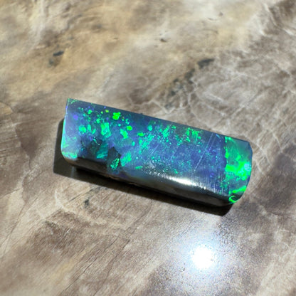 1.9ct Hand - cut Solid Lightning Ridge Semi Black Opal