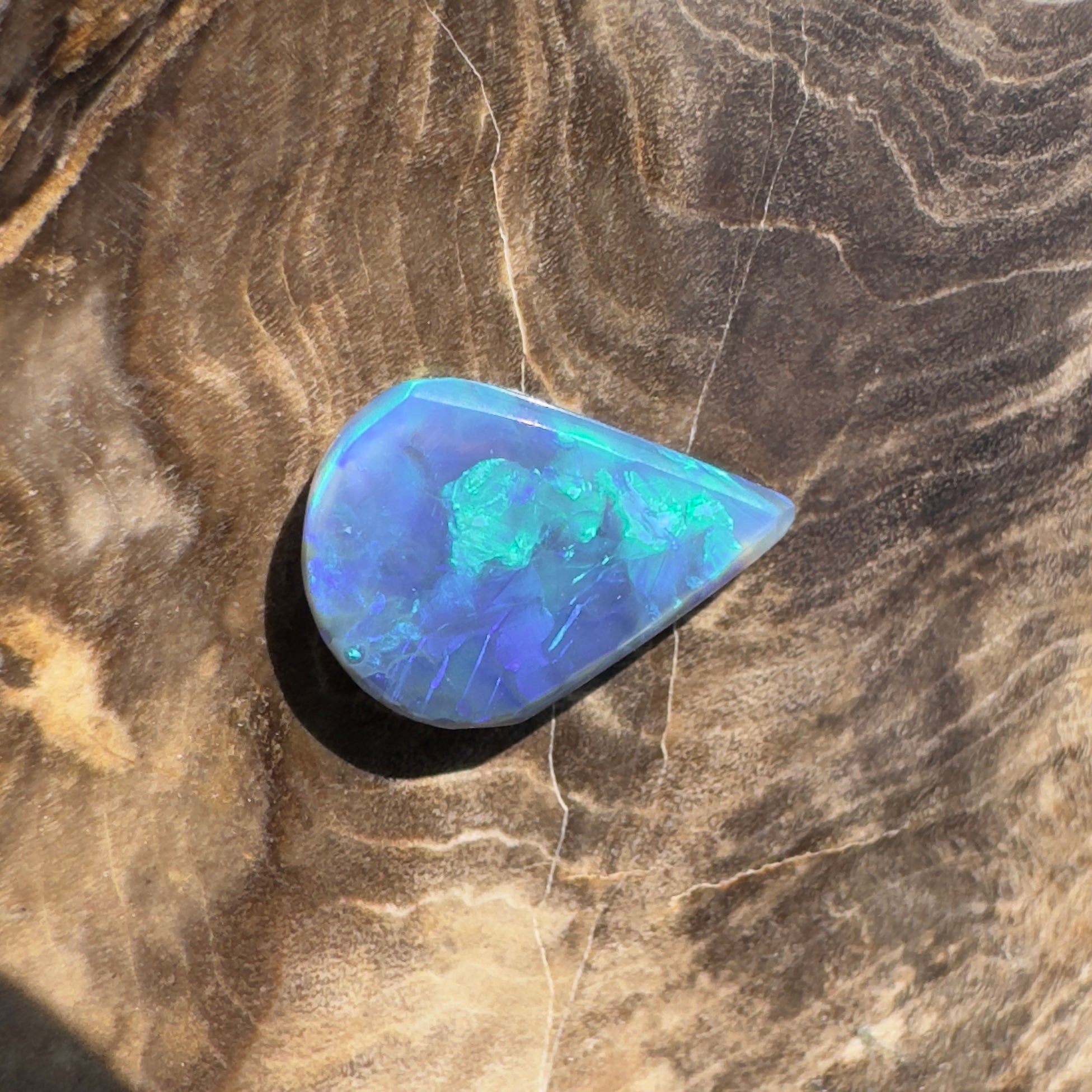 1.9ct Hand - cut Solid Lightning Ridge Semi Black Opal