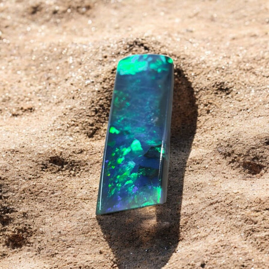 1.9ct Hand - cut Solid Lightning Ridge Semi Black Opal
