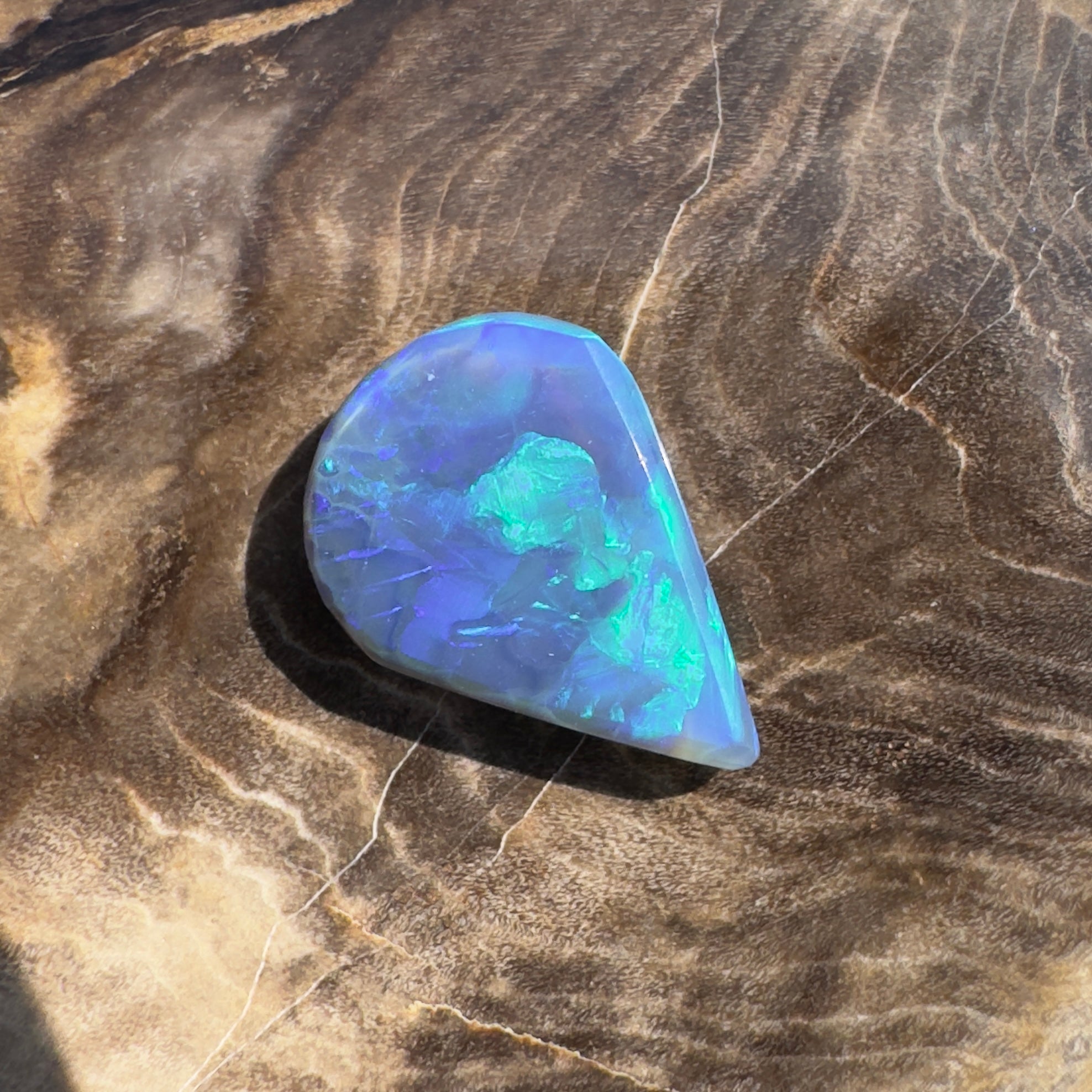 1.9ct Hand - cut Solid Lightning Ridge Semi Black Opal