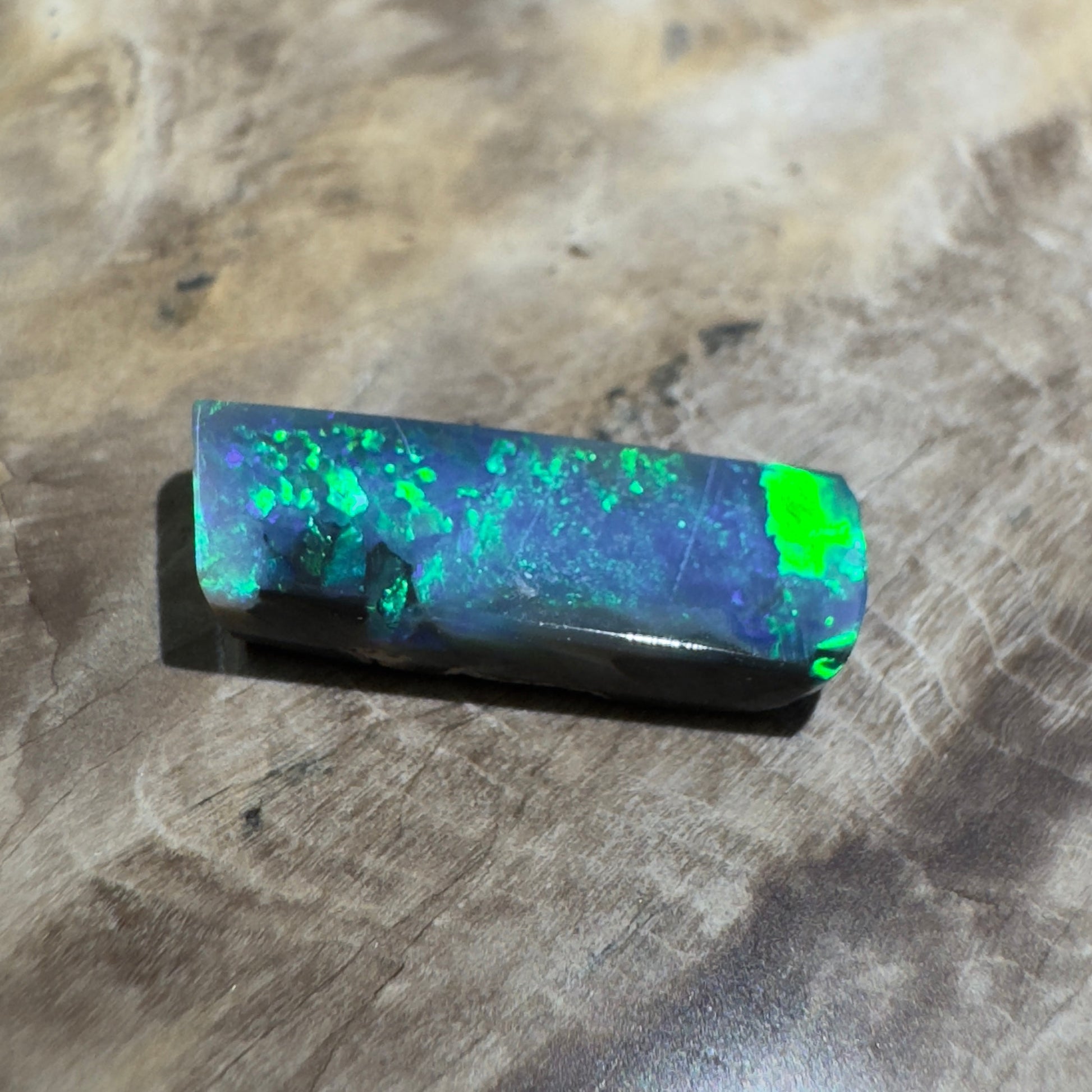 1.9ct Hand - cut Solid Lightning Ridge Semi Black Opal