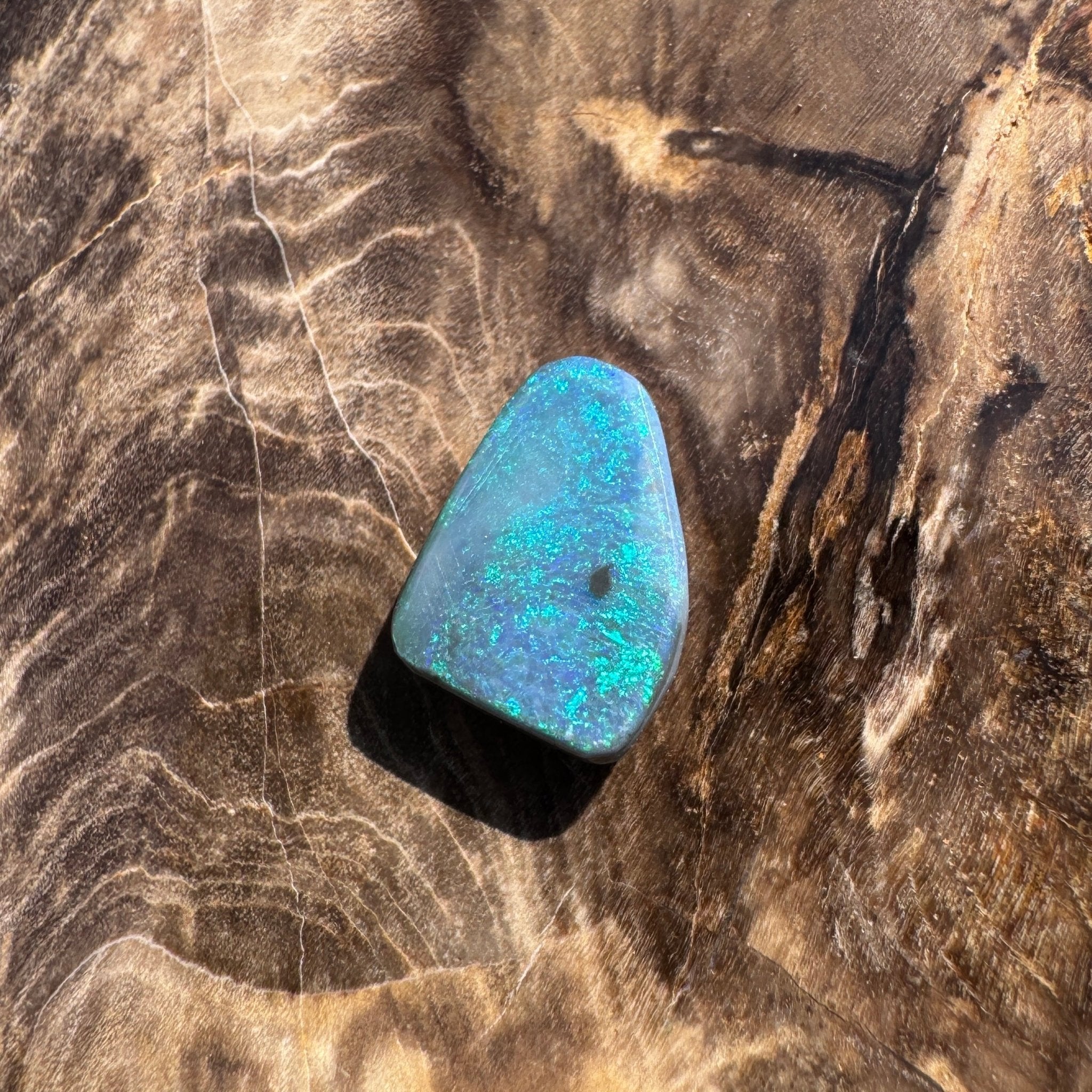 1.9ct Hand - cut Solid Lightning Ridge Semi Black Opal