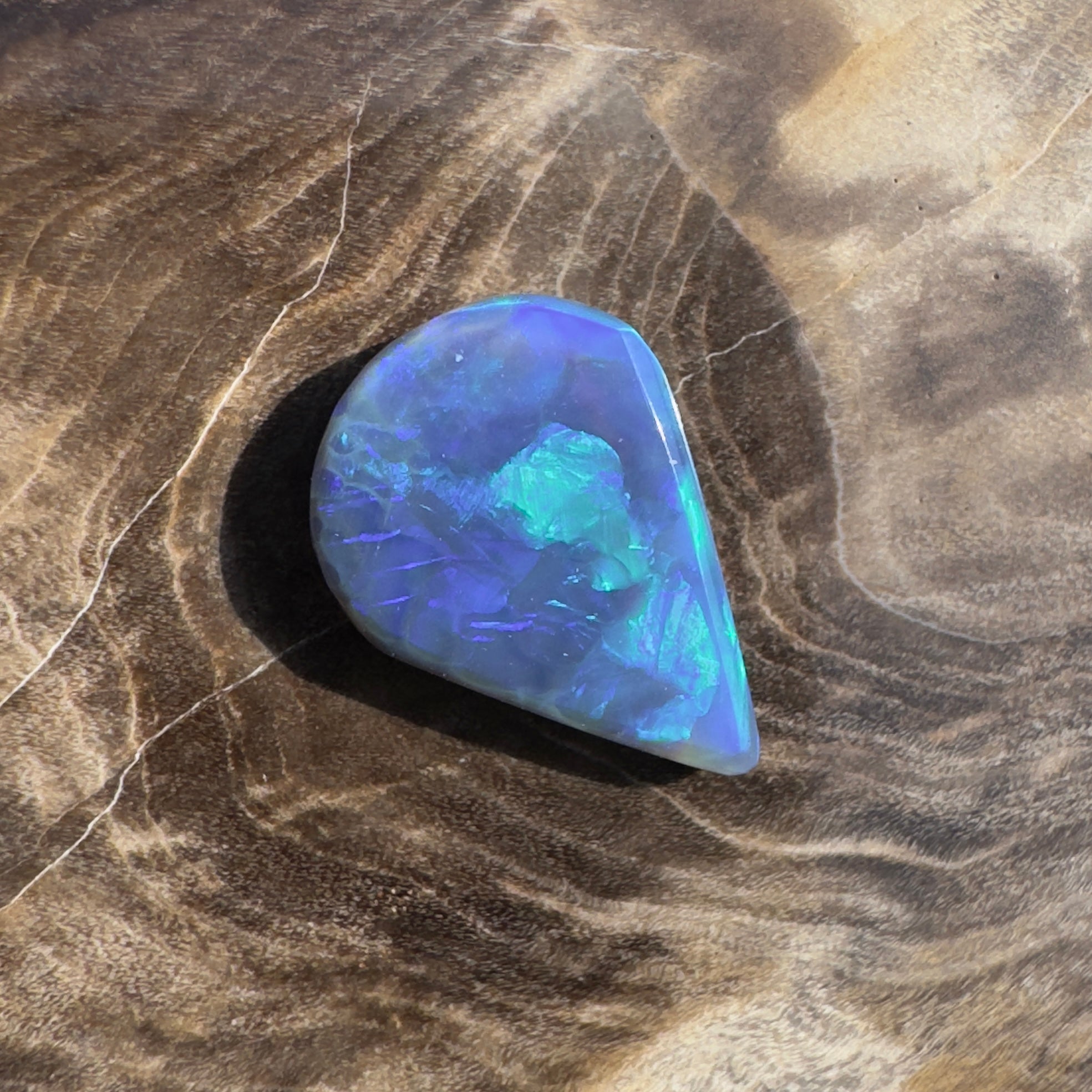 1.9ct Hand - cut Solid Lightning Ridge Semi Black Opal