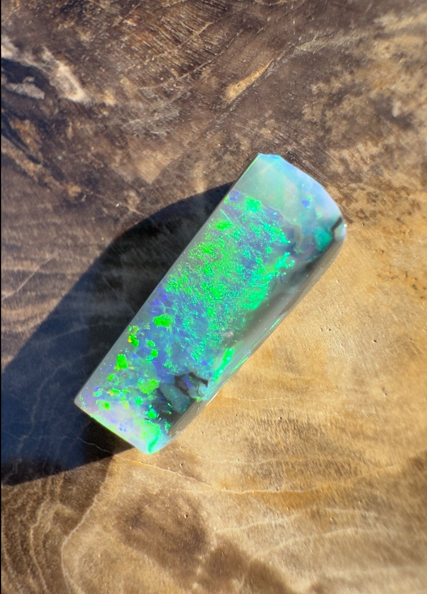 1.9ct Hand - cut Solid Lightning Ridge Semi Black Opal