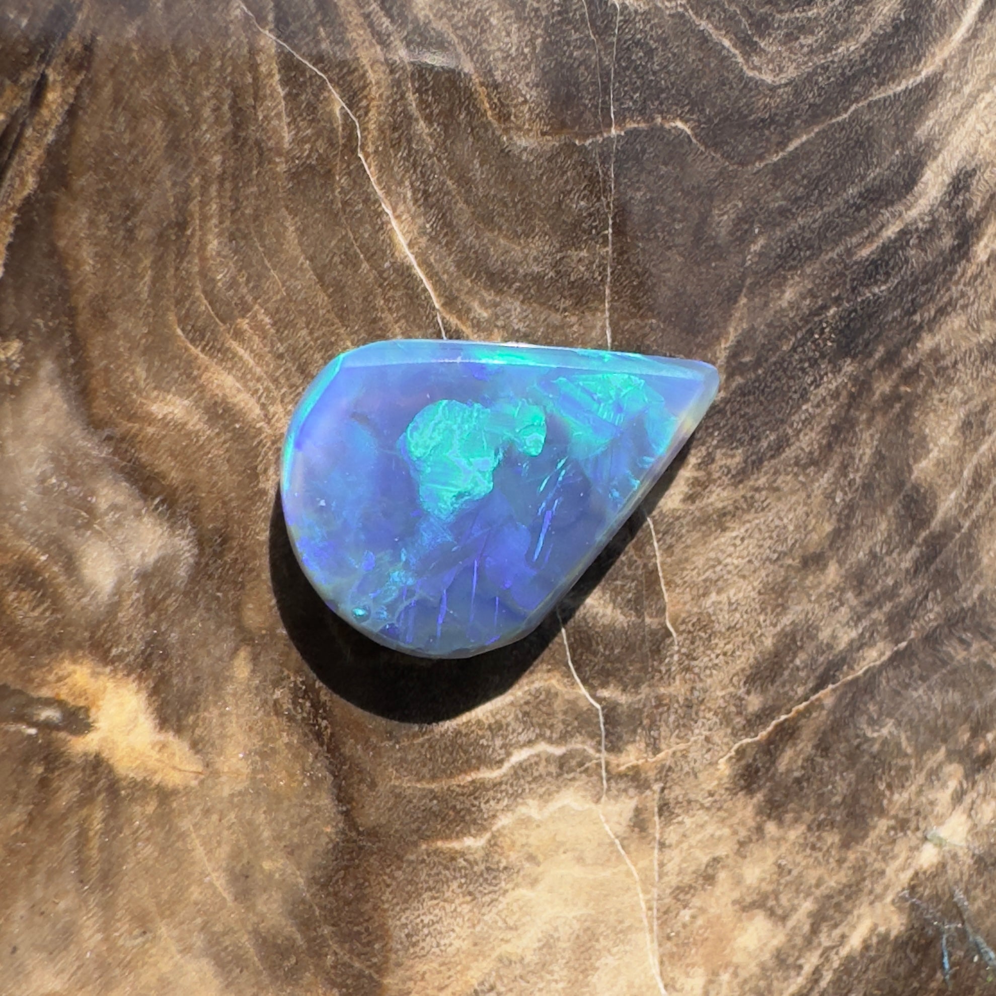 1.9ct Hand - cut Solid Lightning Ridge Semi Black Opal