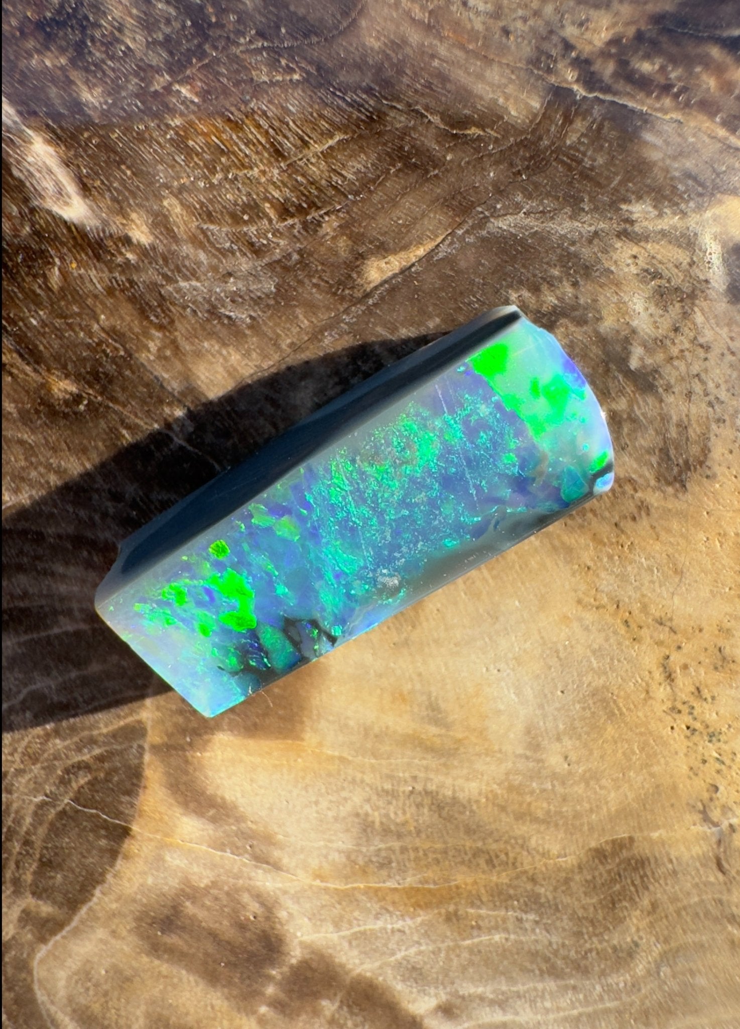 1.9ct Hand - cut Solid Lightning Ridge Semi Black Opal