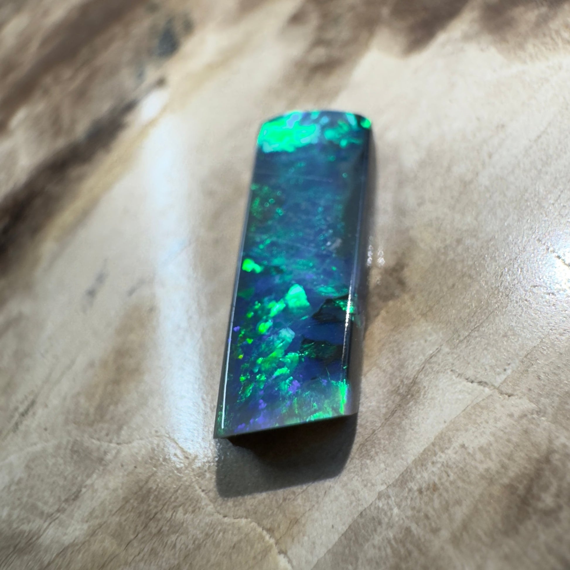 1.9ct Hand - cut Solid Lightning Ridge Semi Black Opal