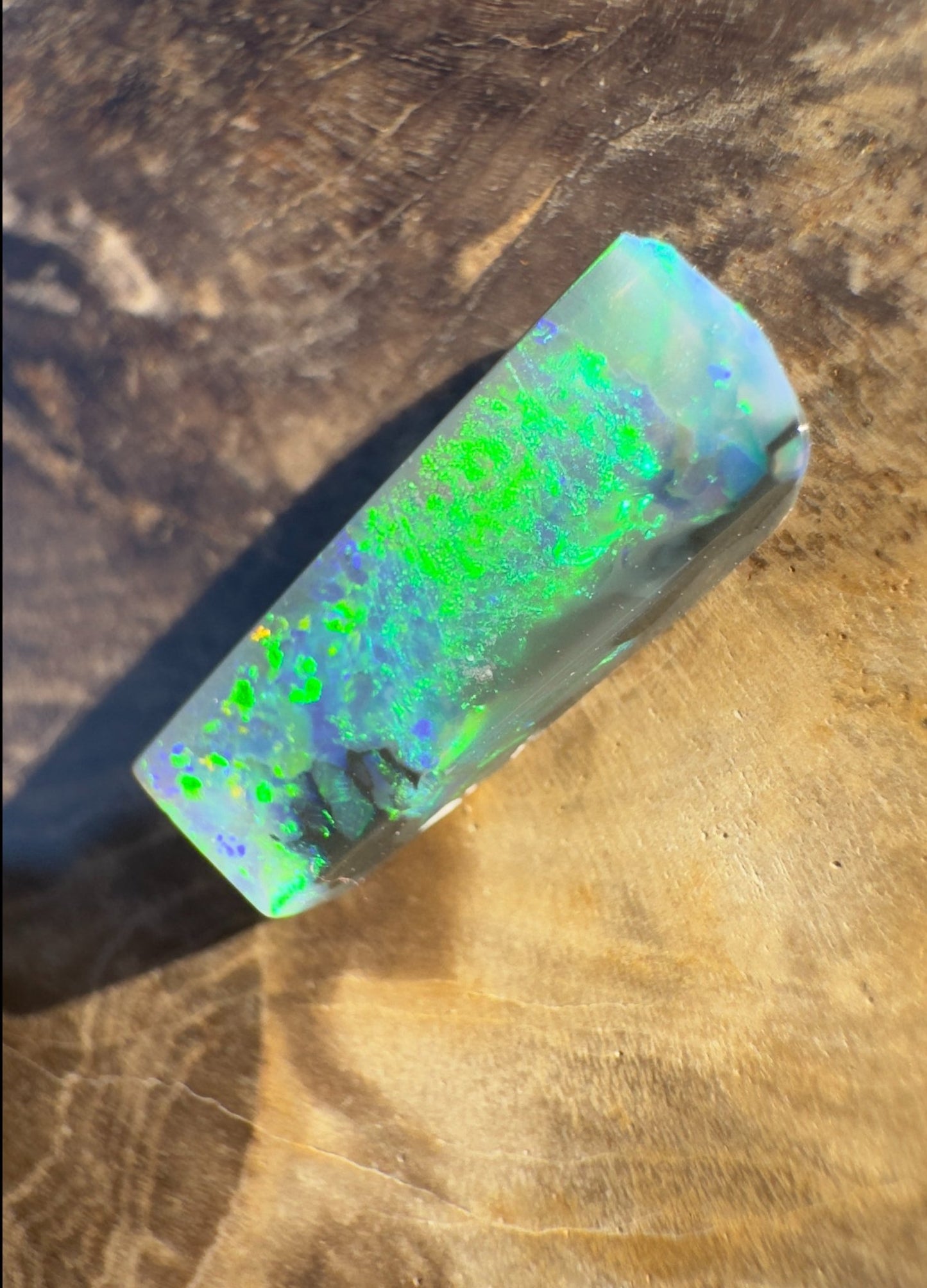 1.9ct Hand - cut Solid Lightning Ridge Semi Black Opal