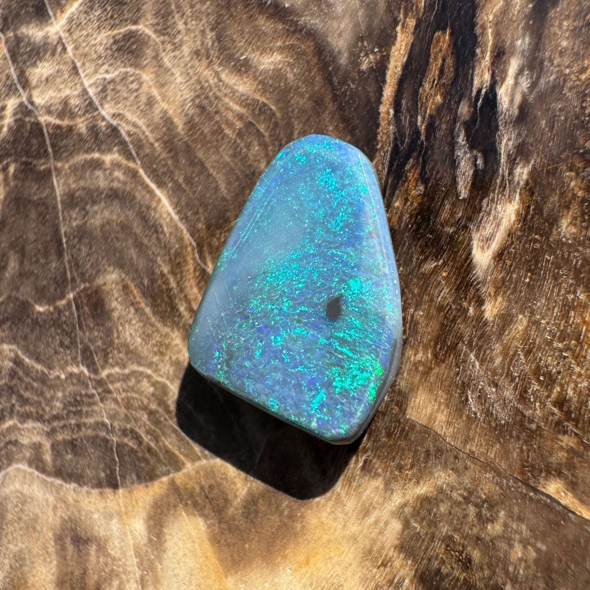 1.9ct Hand - cut Solid Lightning Ridge Semi Black Opal