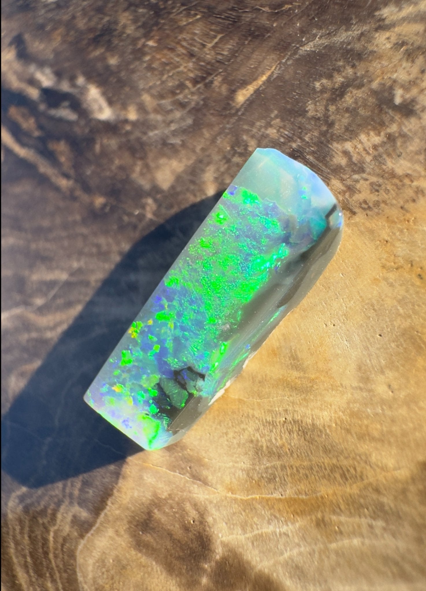 1.9ct Hand - cut Solid Lightning Ridge Semi Black Opal