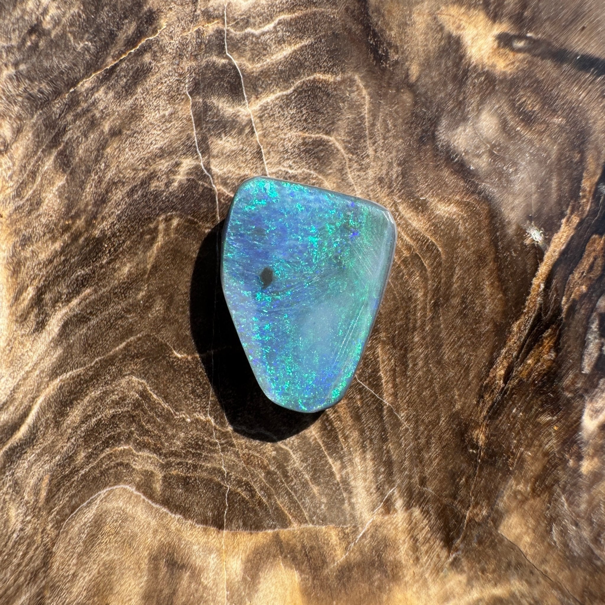 1.9ct Hand - cut Solid Lightning Ridge Semi Black Opal