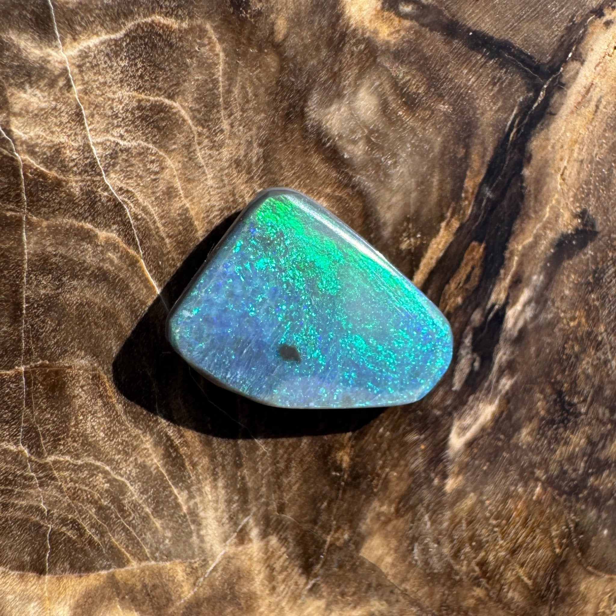 1.9ct Hand - cut Solid Lightning Ridge Semi Black Opal
