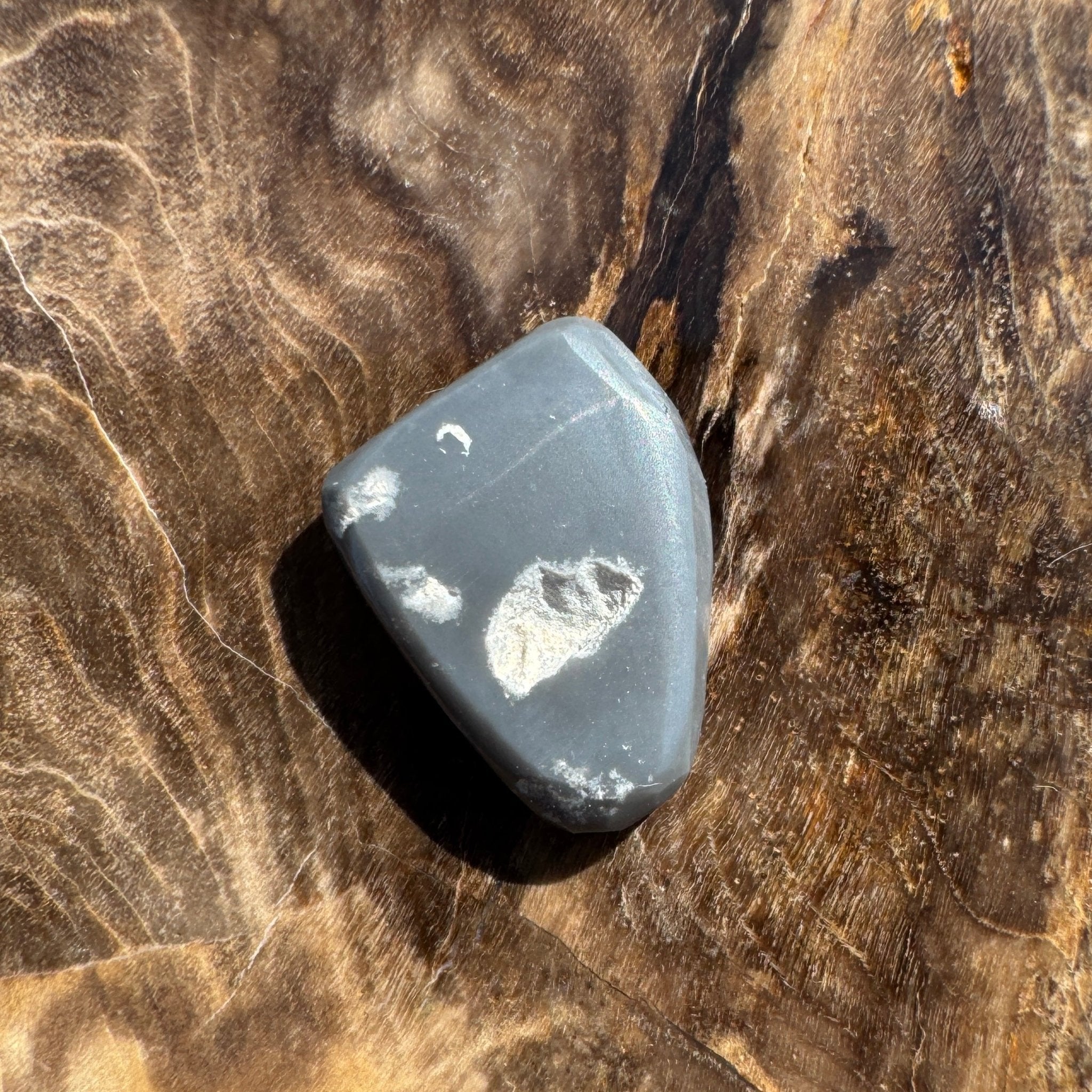 1.9ct Hand - cut Solid Lightning Ridge Semi Black Opal